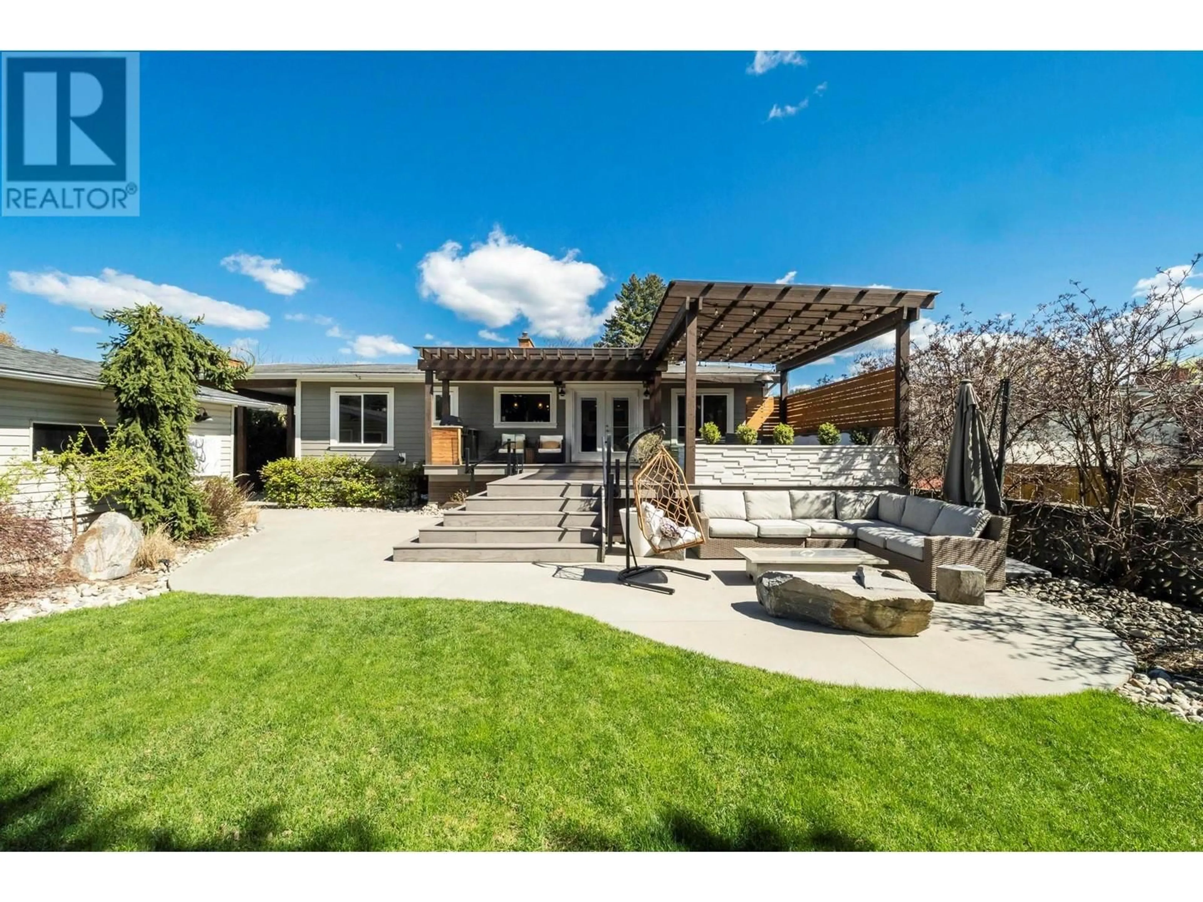 Unknown for 940 PITCAIRN COURT, Kelowna British Columbia V1Y4E5