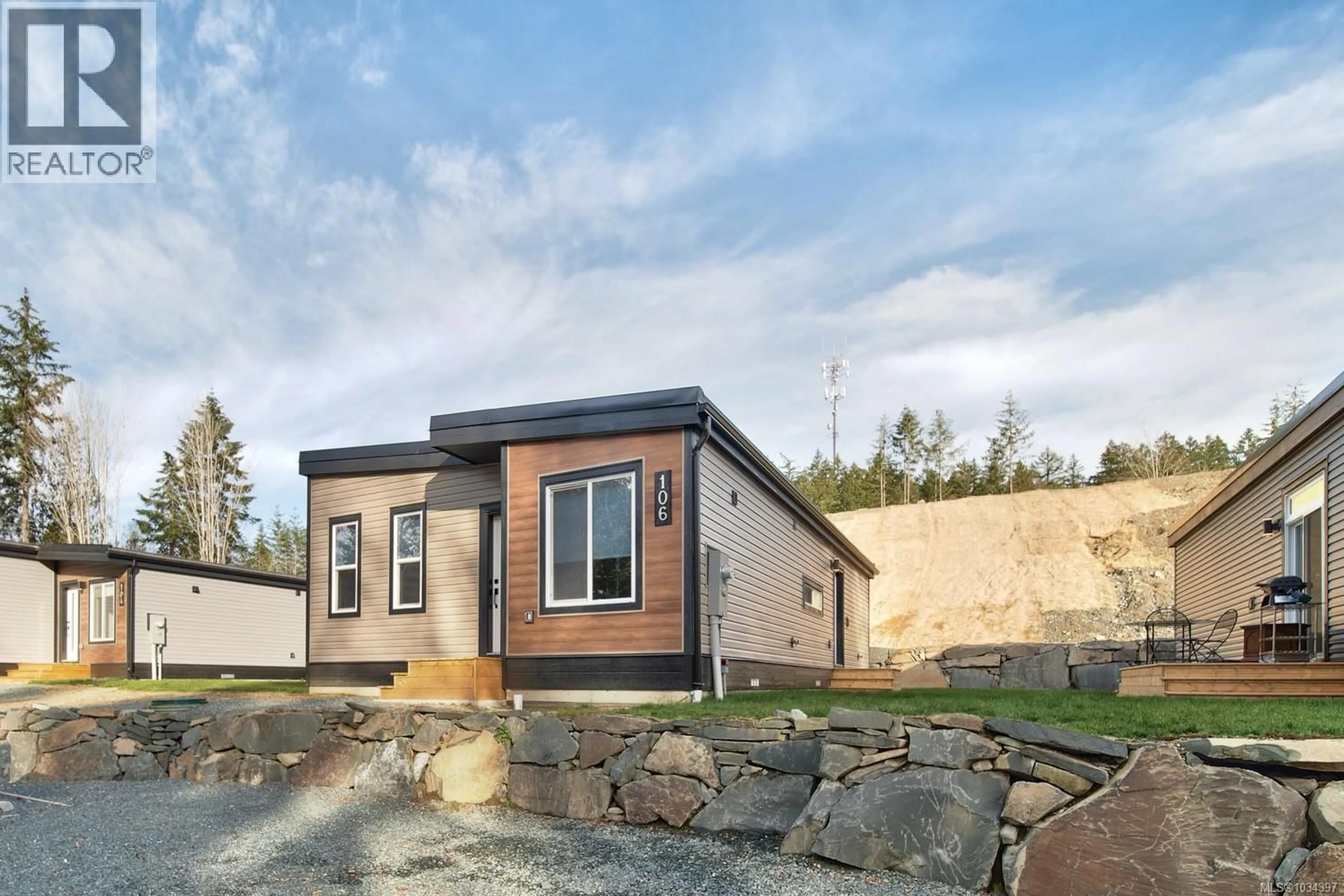 Home with vinyl exterior material, building for 106 - 3499 HENRY ROAD, Chemainus British Columbia V0R1K0