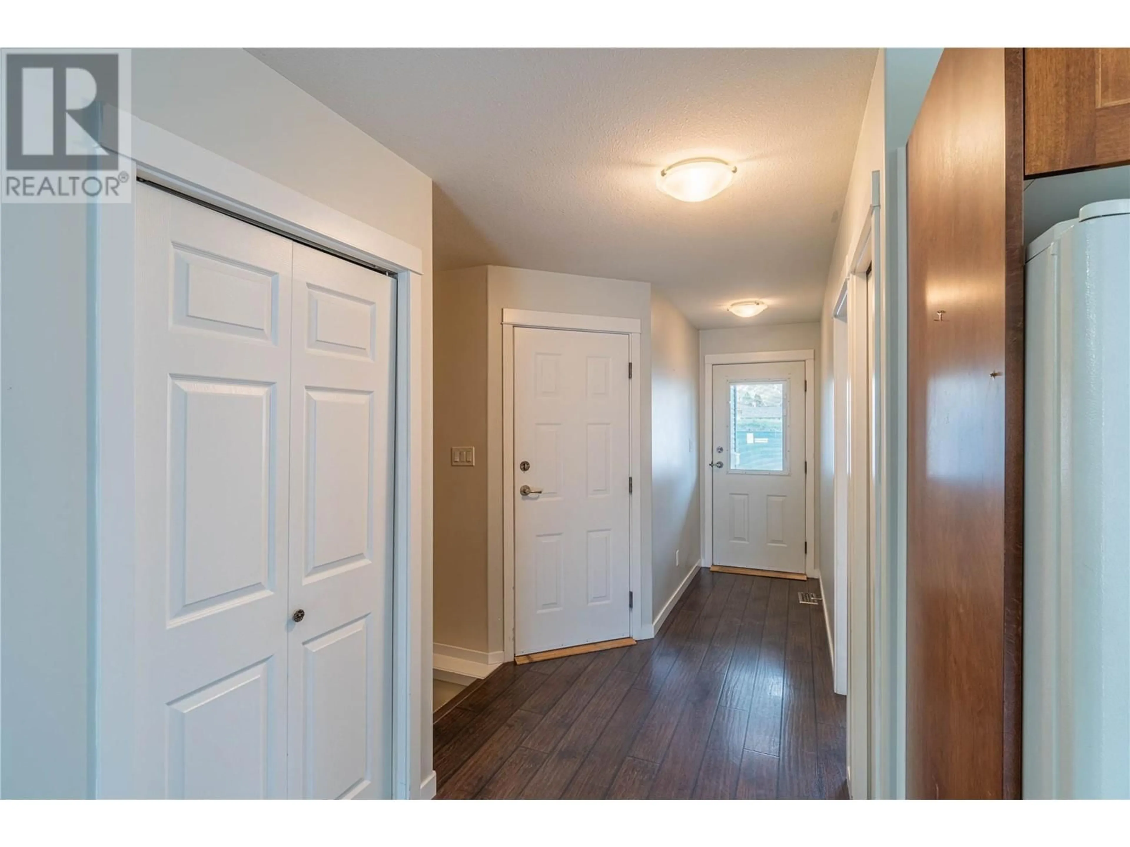 Indoor entryway for 33 - 1836 GREENFIELD AVENUE, Kamloops British Columbia V2B8T2