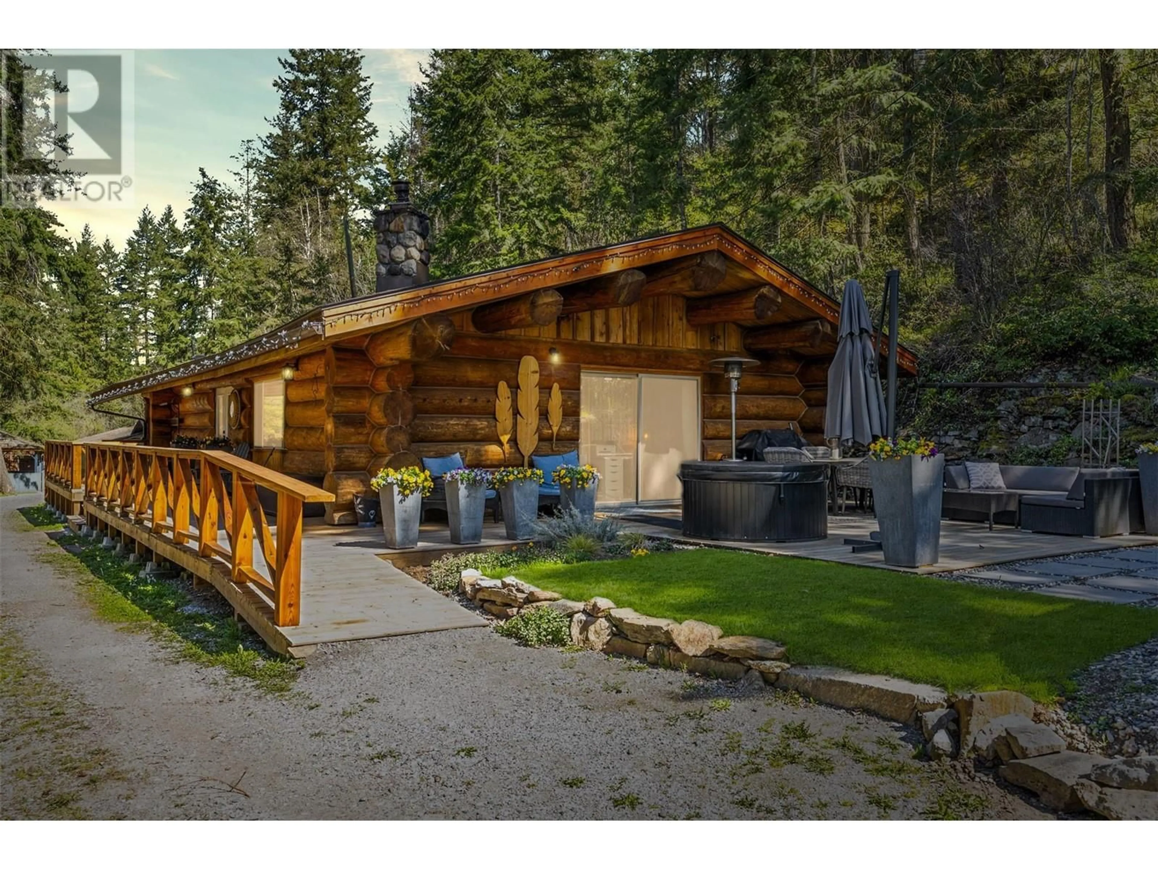 Indoor garage for 1645 SIMONS ROAD, Spallumcheen British Columbia V4Y0R4