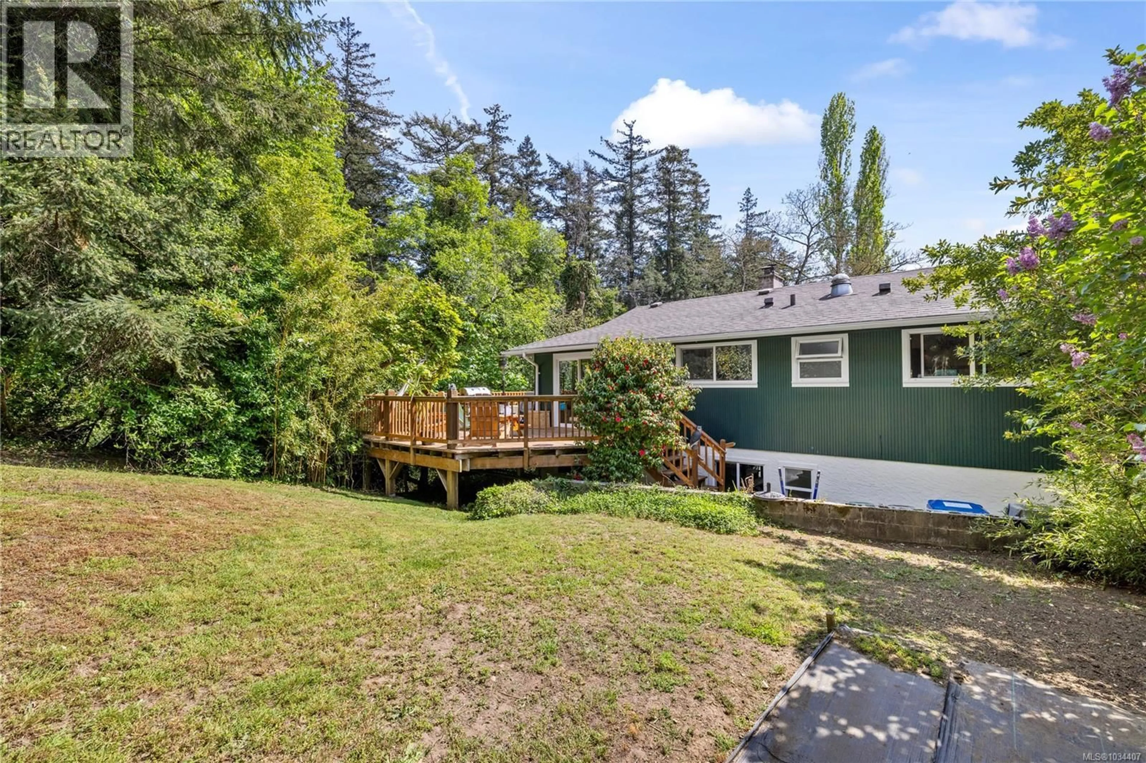 A pic from outside/outdoor area/front of a property/back of a property/a pic from drone, unknown for 1402 WHITE STREET, Nanaimo British Columbia V9S1J2
