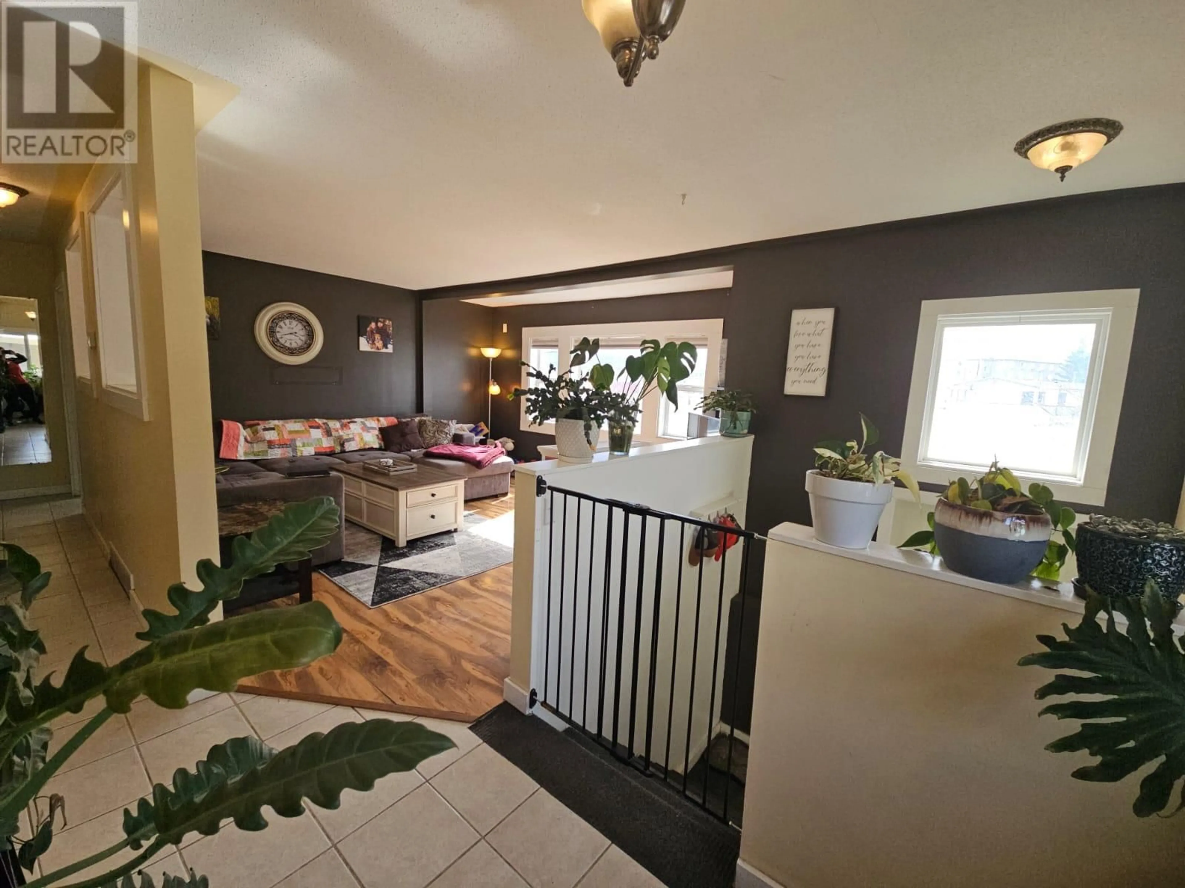 Indoor foyer for 4748 NICHOLSON ROAD, Chetwynd British Columbia V0C1J0