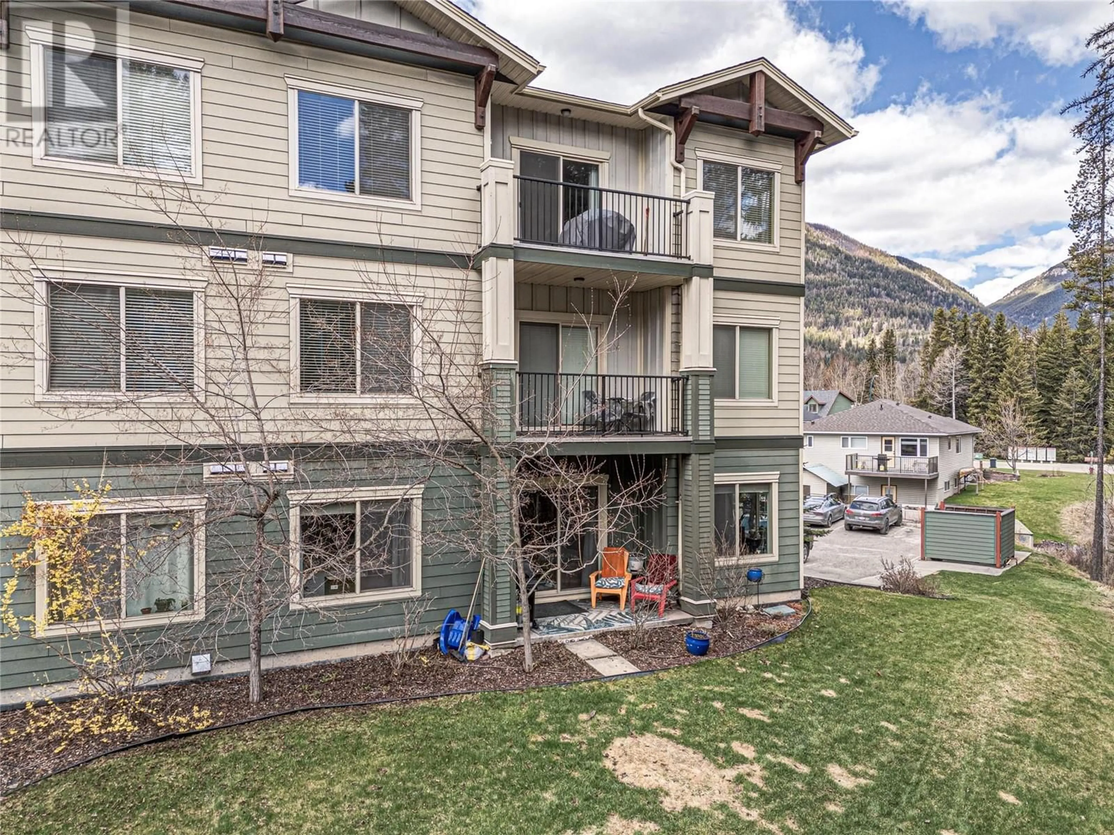 A pic from outside/outdoor area/front of a property/back of a property/a pic from drone, mountain view for 101 - 1330 WHITEWOOD CRESCENT, Sparwood British Columbia V0B2G2