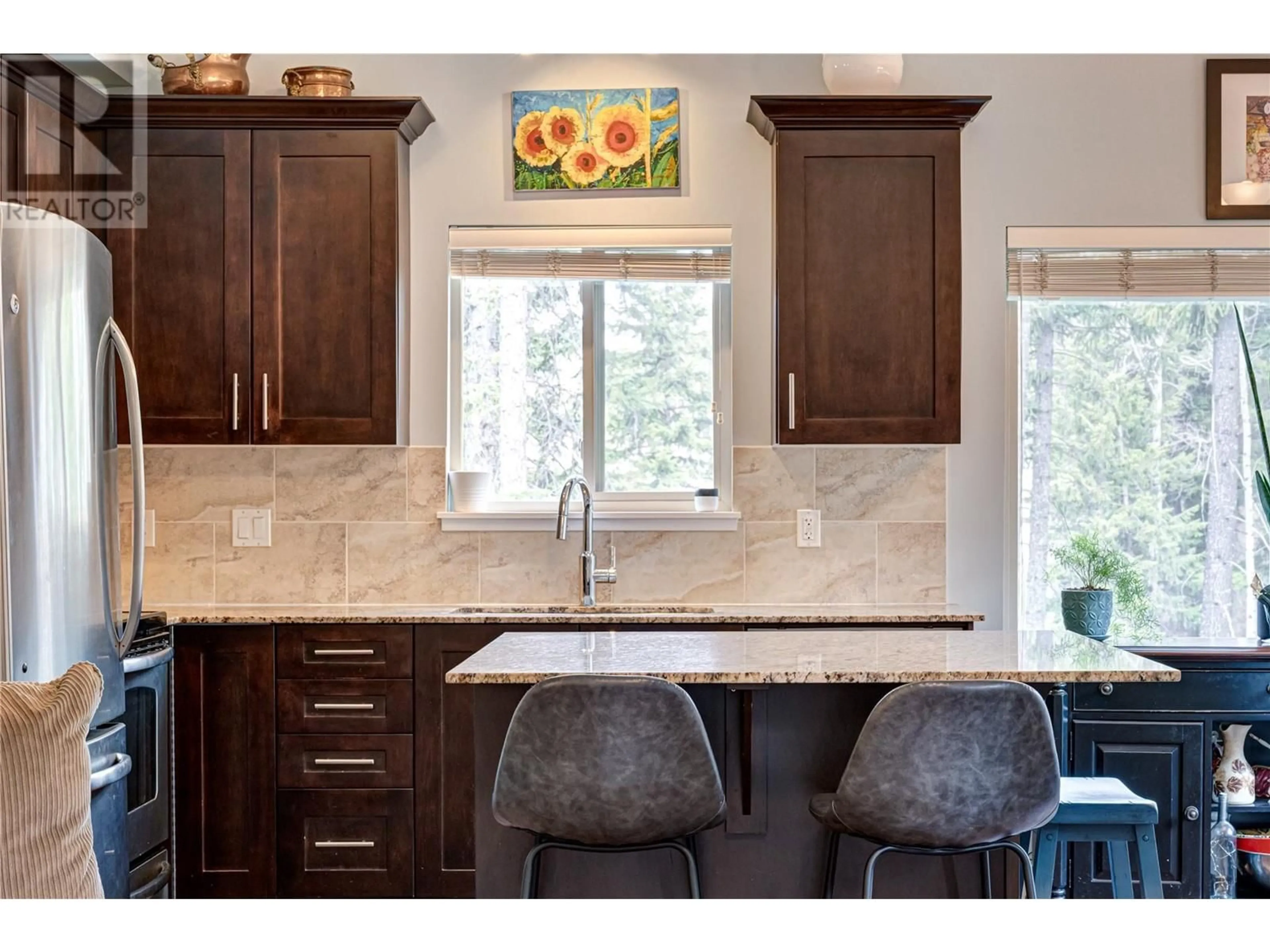Contemporary kitchen, ceramic/tile floor for 101 - 1330 WHITEWOOD CRESCENT, Sparwood British Columbia V0B2G2