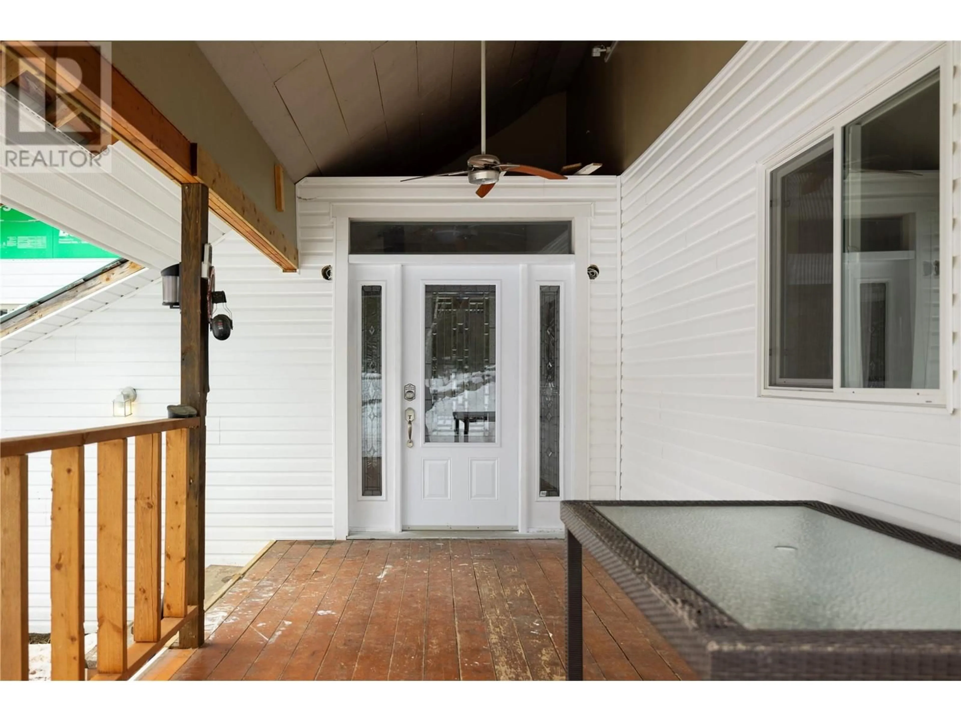 Indoor entryway for 6739 KARJULA ROAD, Falkland British Columbia V0E1W0