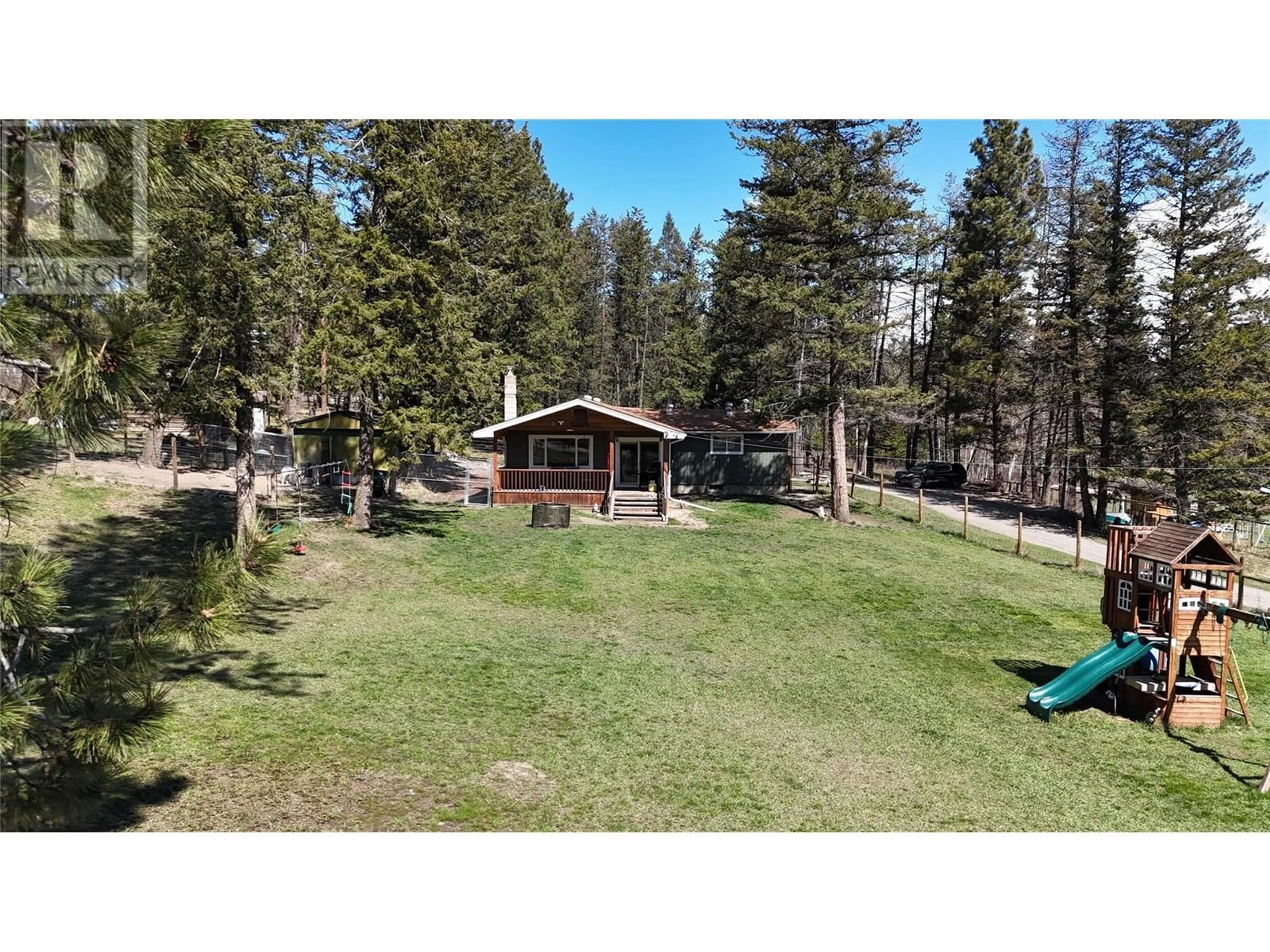 A pic from outside/outdoor area/front of a property/back of a property/a pic from drone, unknown for 576 BORDEN ROAD, Cranbrook British Columbia V1C6T7