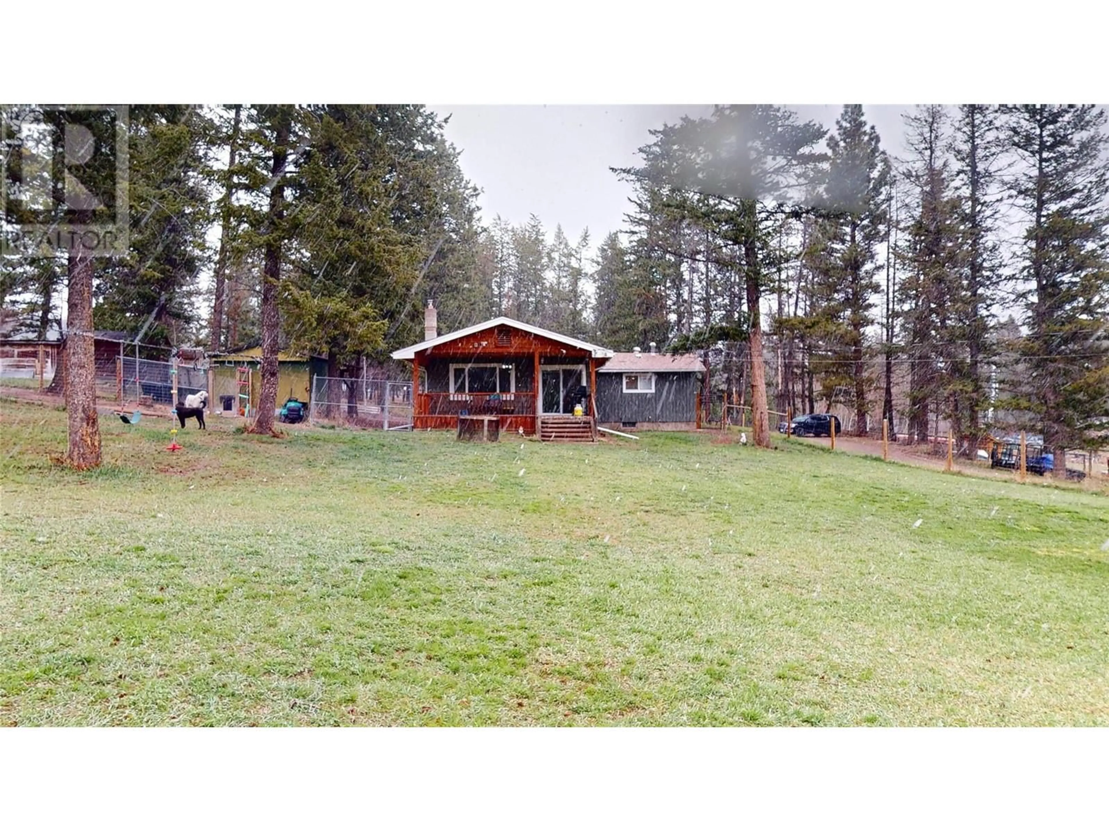 A pic from outside/outdoor area/front of a property/back of a property/a pic from drone, unknown for 576 BORDEN ROAD, Cranbrook British Columbia V1C6T7
