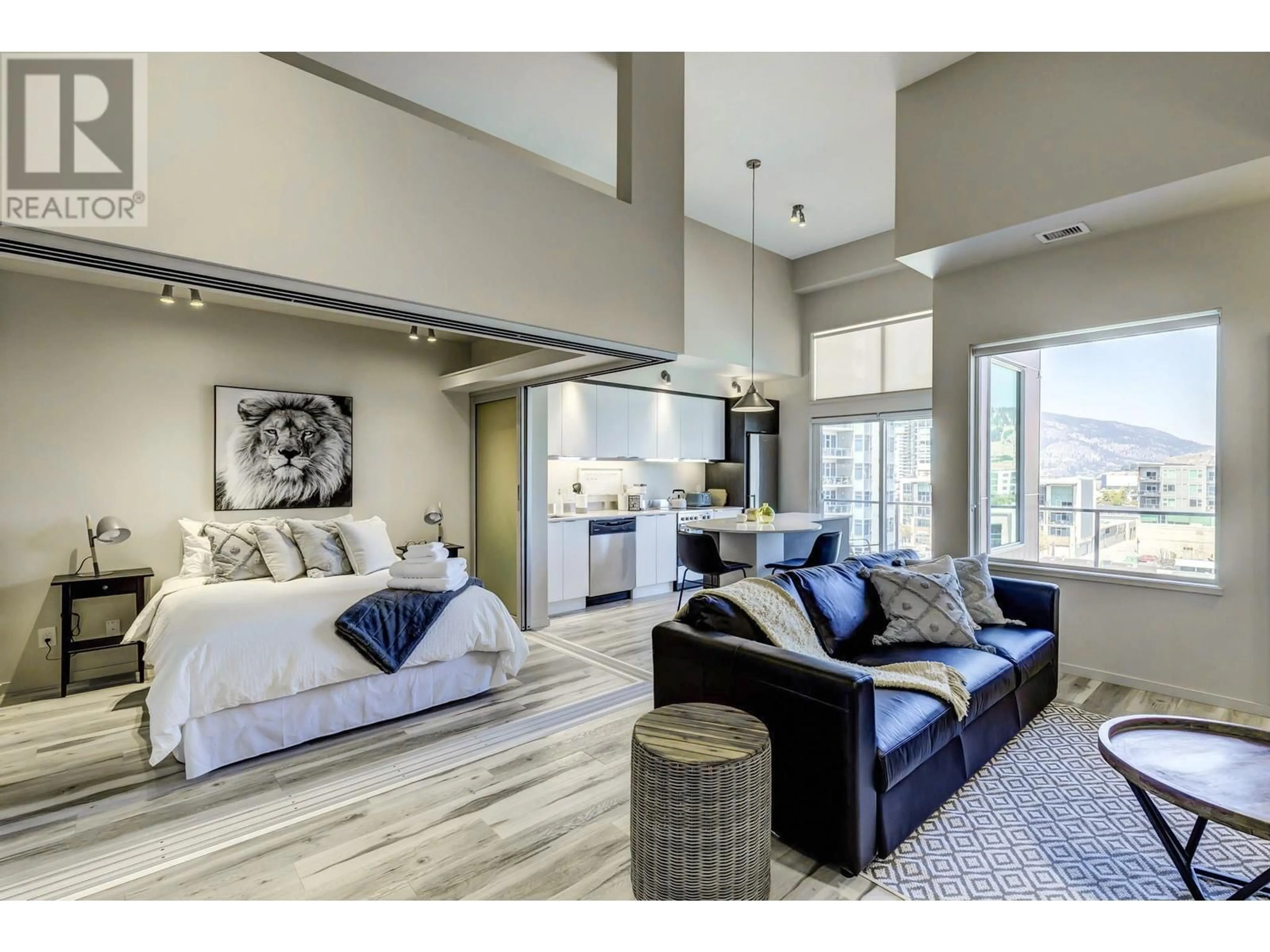 Living room with furniture, unknown for 604 - 1350 ST PAUL STREET, Kelowna British Columbia V1Y2E1