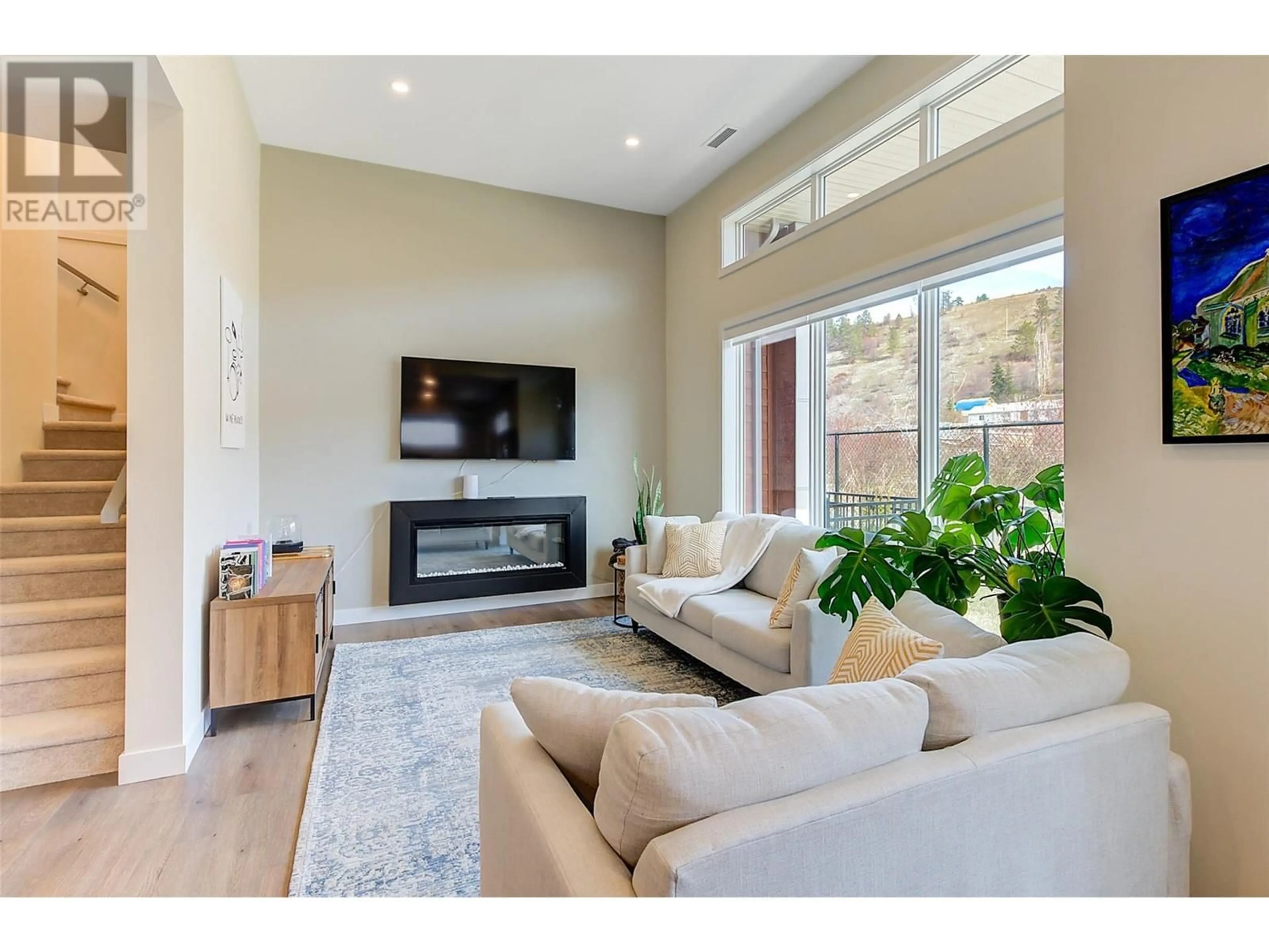 Living room with furniture, unknown for 15 - 3719 WOODSDALE ROAD, Lake Country British Columbia V4V1X2