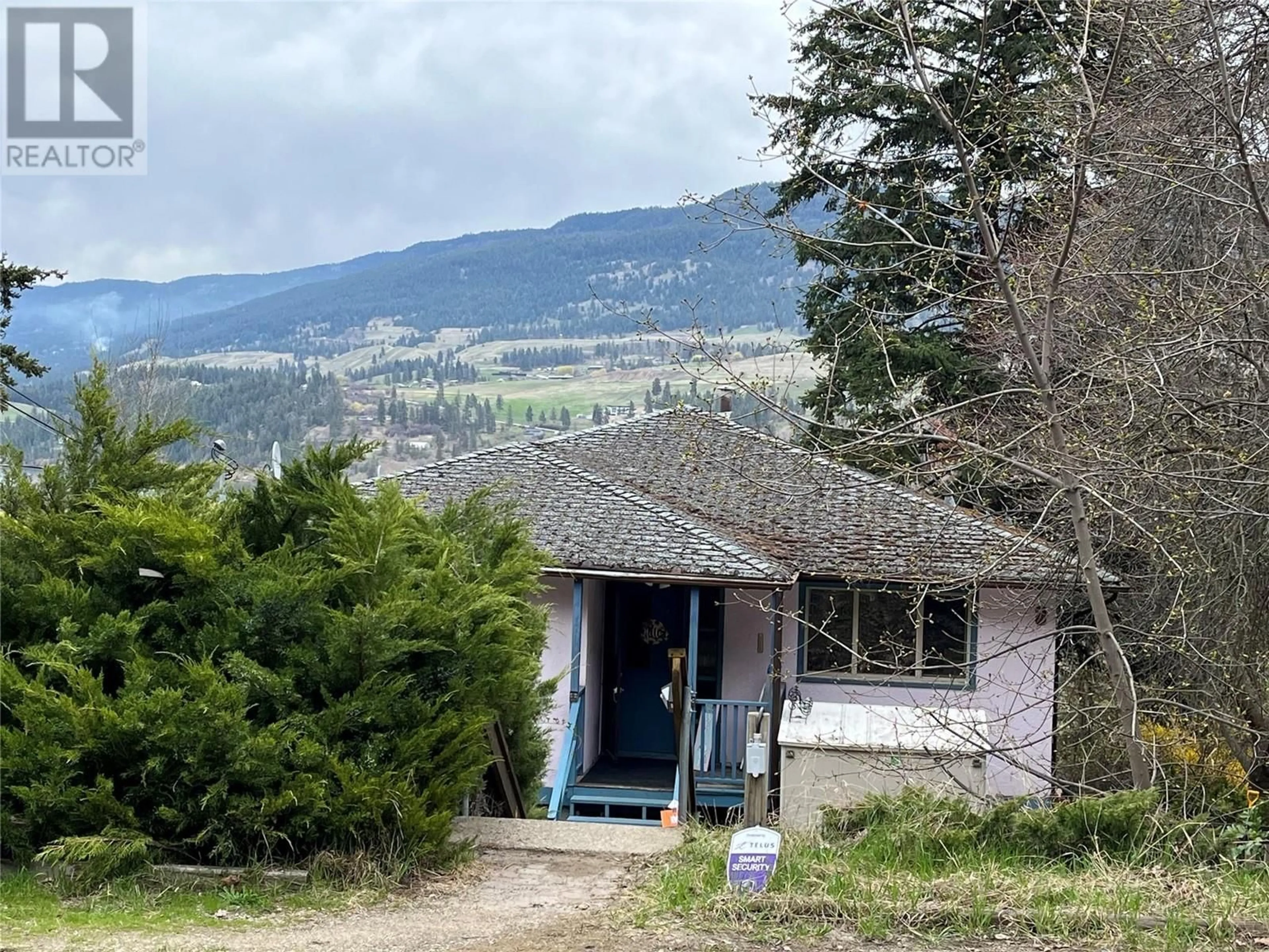 A pic from outside/outdoor area/front of a property/back of a property/a pic from drone, mountain view for 11231 ROBERTS ROAD, Lake Country British Columbia V4V1L5
