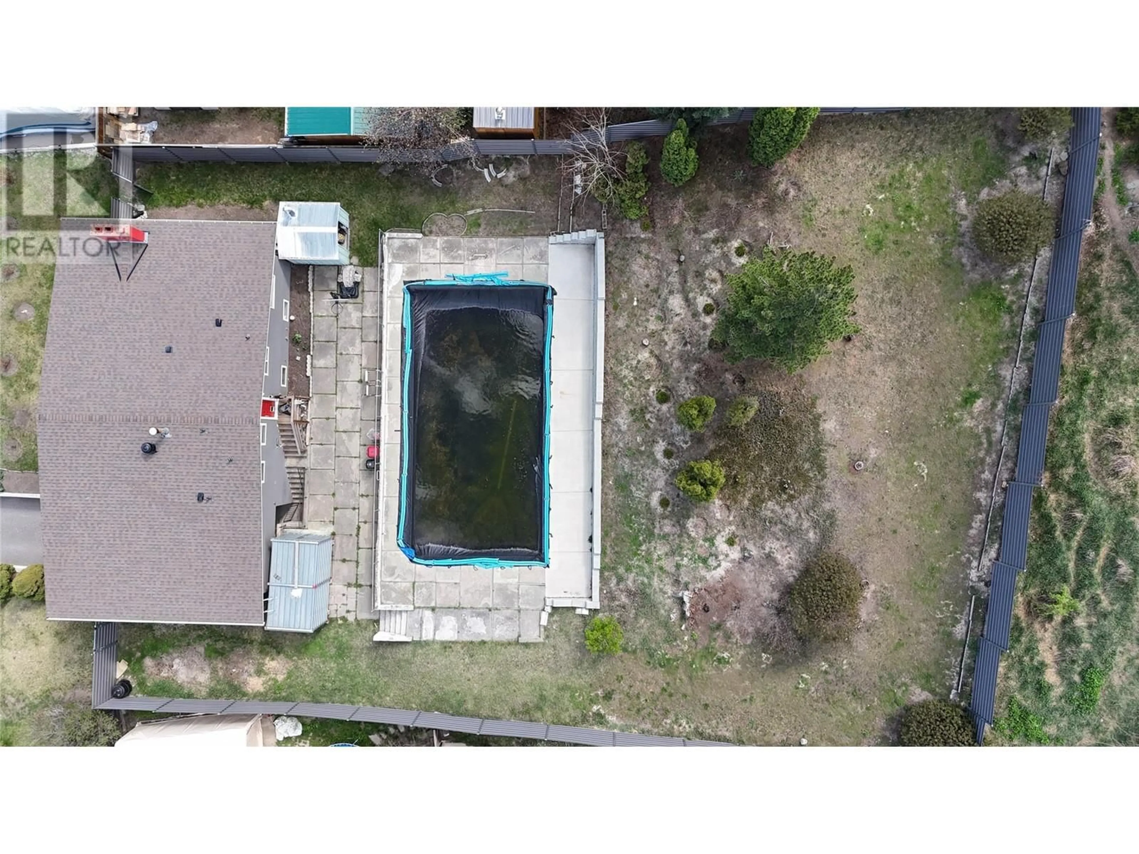 A pic from outside/outdoor area/front of a property/back of a property/a pic from drone, building for 355 PEMBERTON TERRACE, Kamloops British Columbia V2C1T2