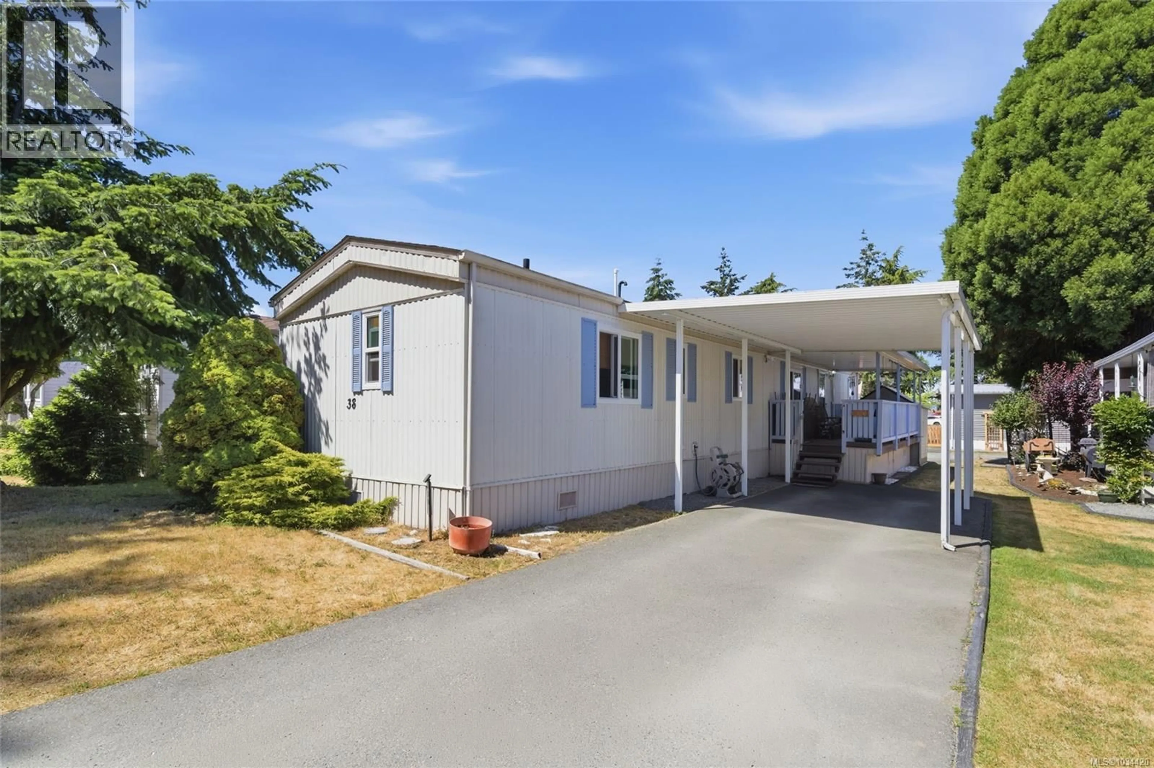 Home with vinyl exterior material, street for 38 - 150 CORFIELD STREET NORTH, Parksville British Columbia V9P1N9