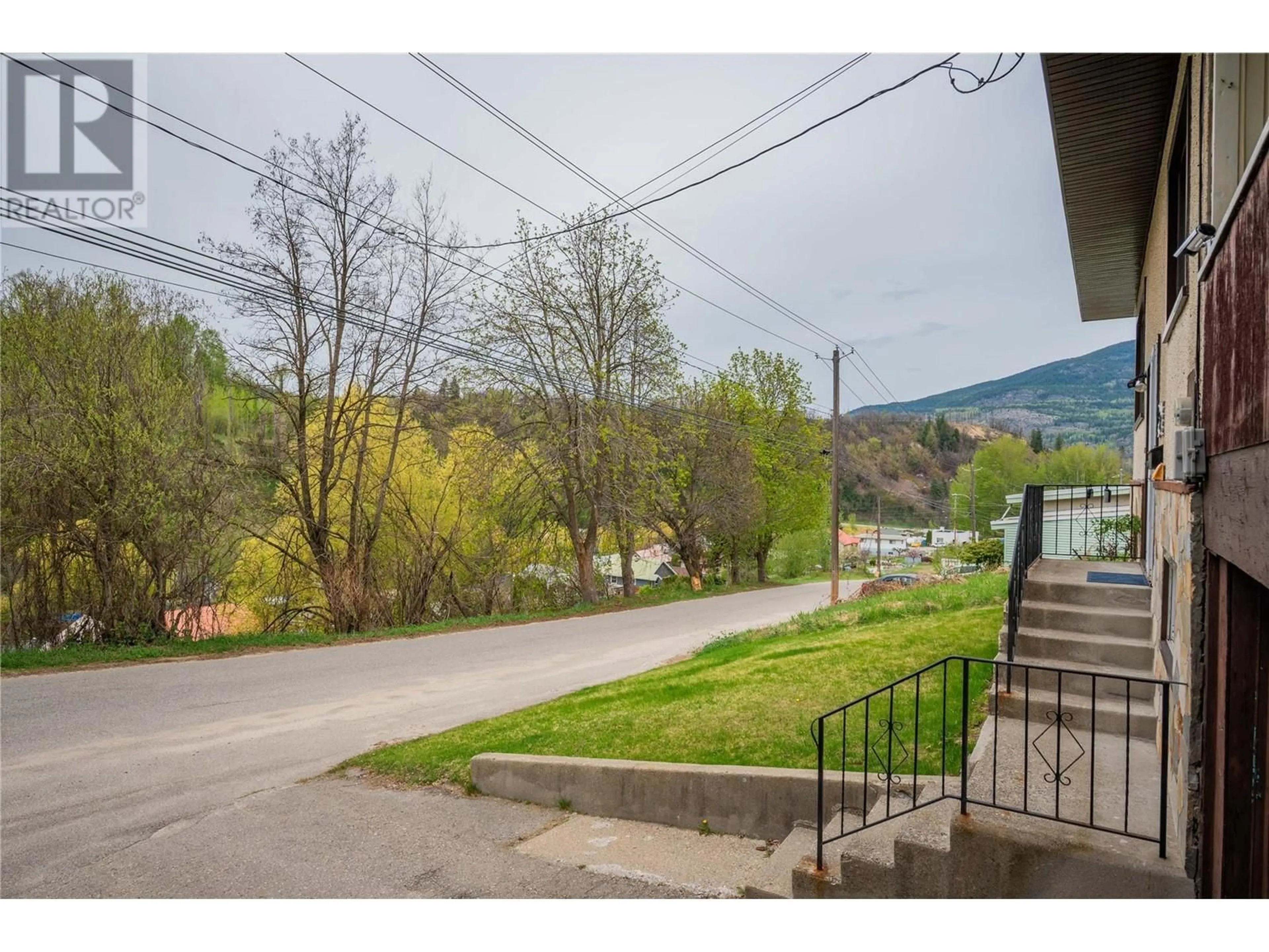 Patio, water/lake/river/ocean view for 232 HAIG STREET, Warfield British Columbia V1R2L9