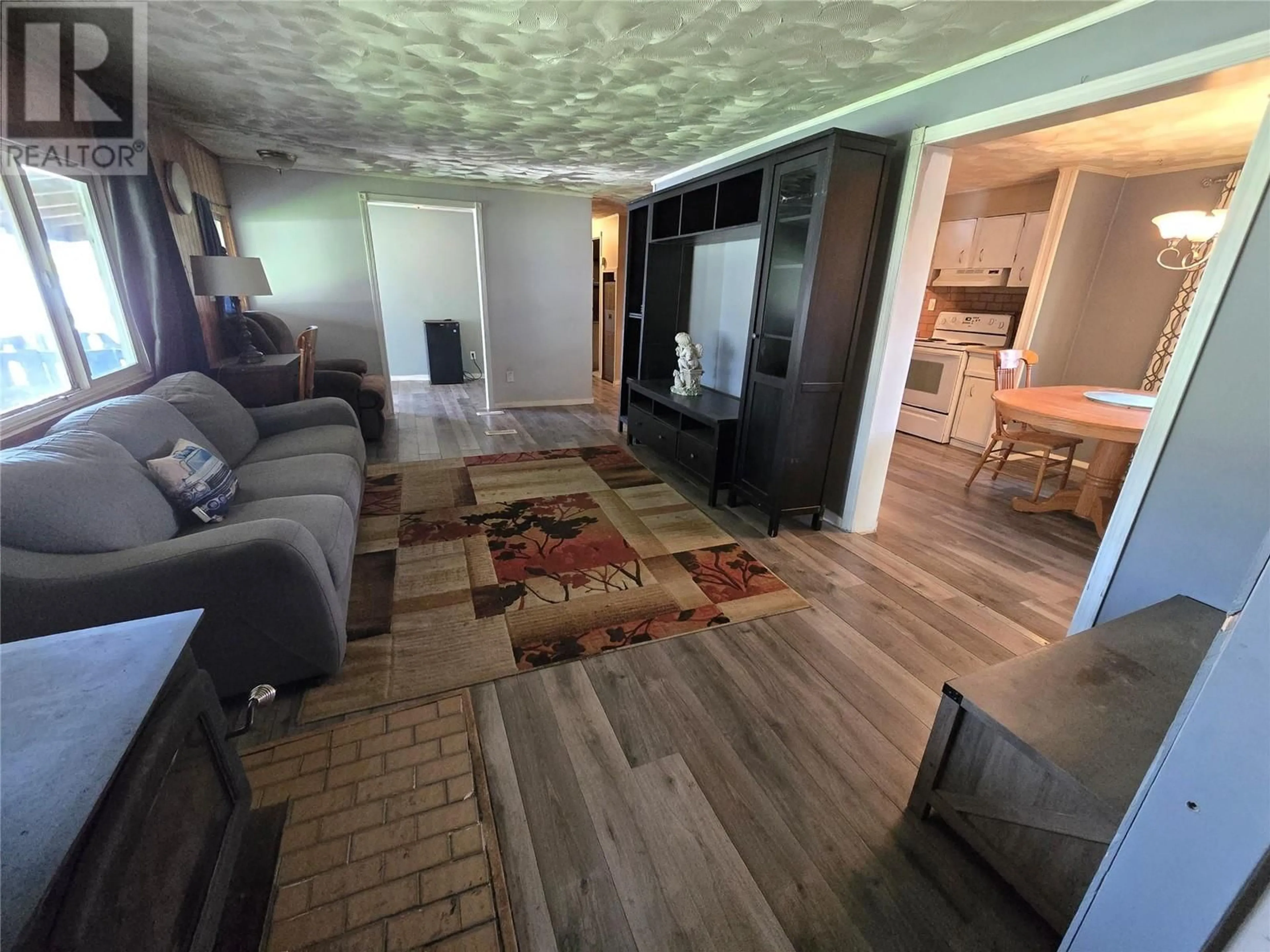 A pic of a room for 10 BLOOM ROAD, Lumby British Columbia V0E2G7
