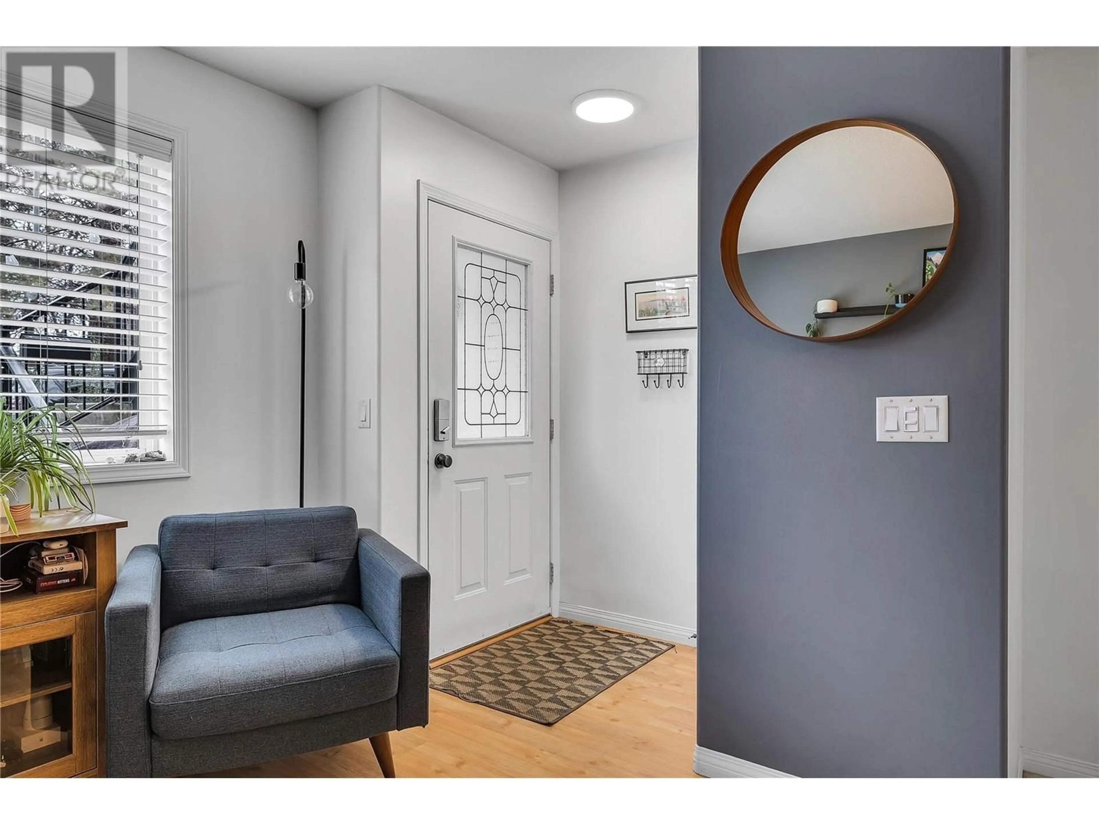 Indoor entryway for 103 - 1380 DILWORTH CRESCENT, Kelowna British Columbia V1Y4M5