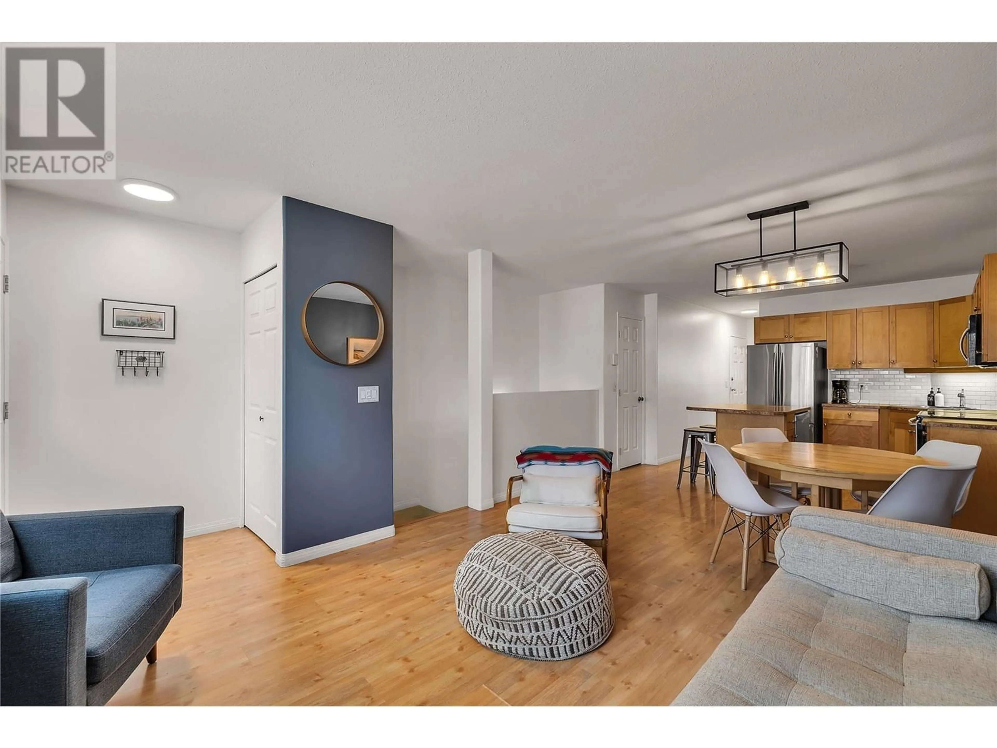 Living room with furniture, unknown for 103 - 1380 DILWORTH CRESCENT, Kelowna British Columbia V1Y4M5