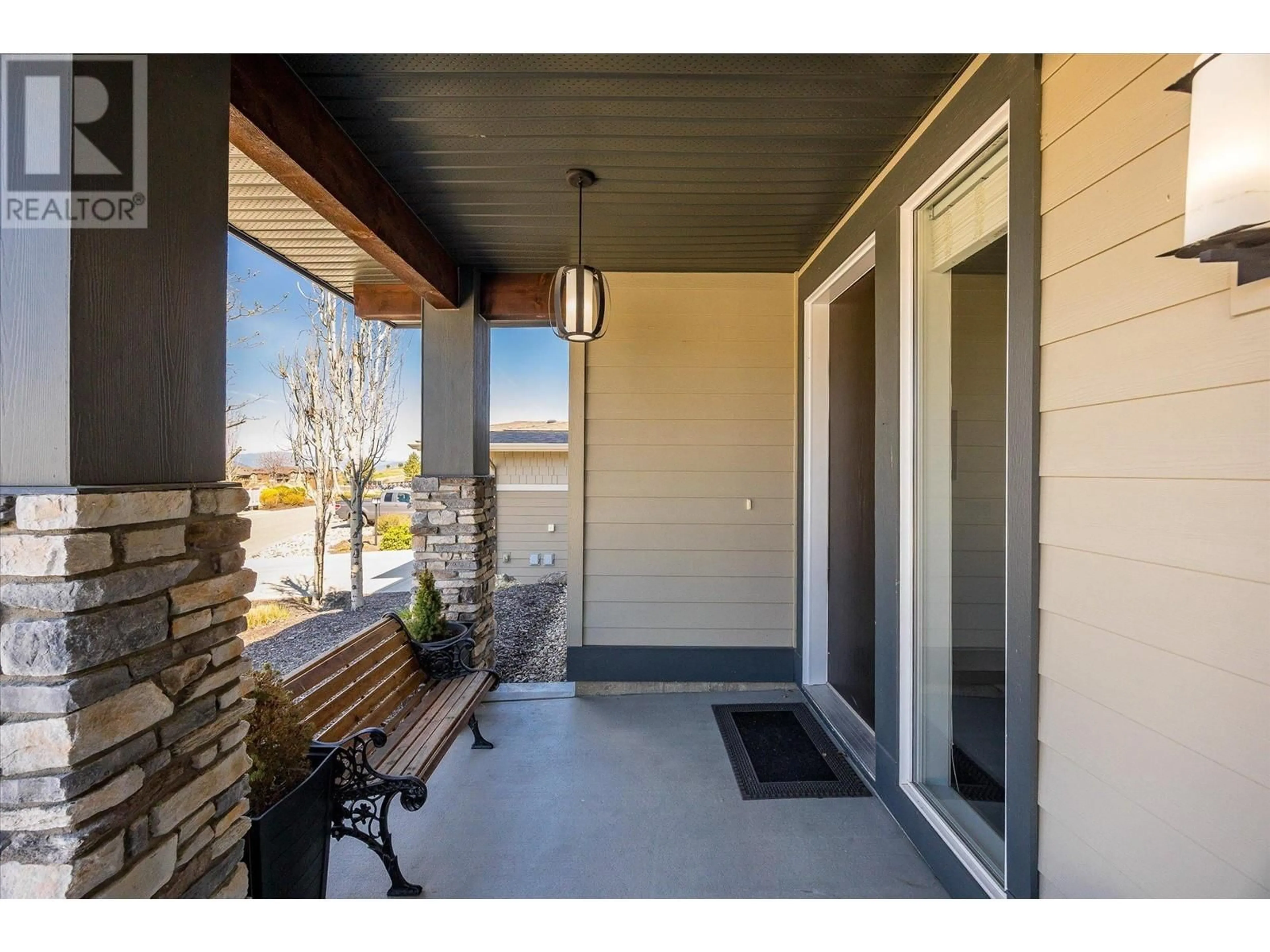 Indoor entryway for 1789 TOWER RANCH DRIVE, Kelowna British Columbia V1P1T2