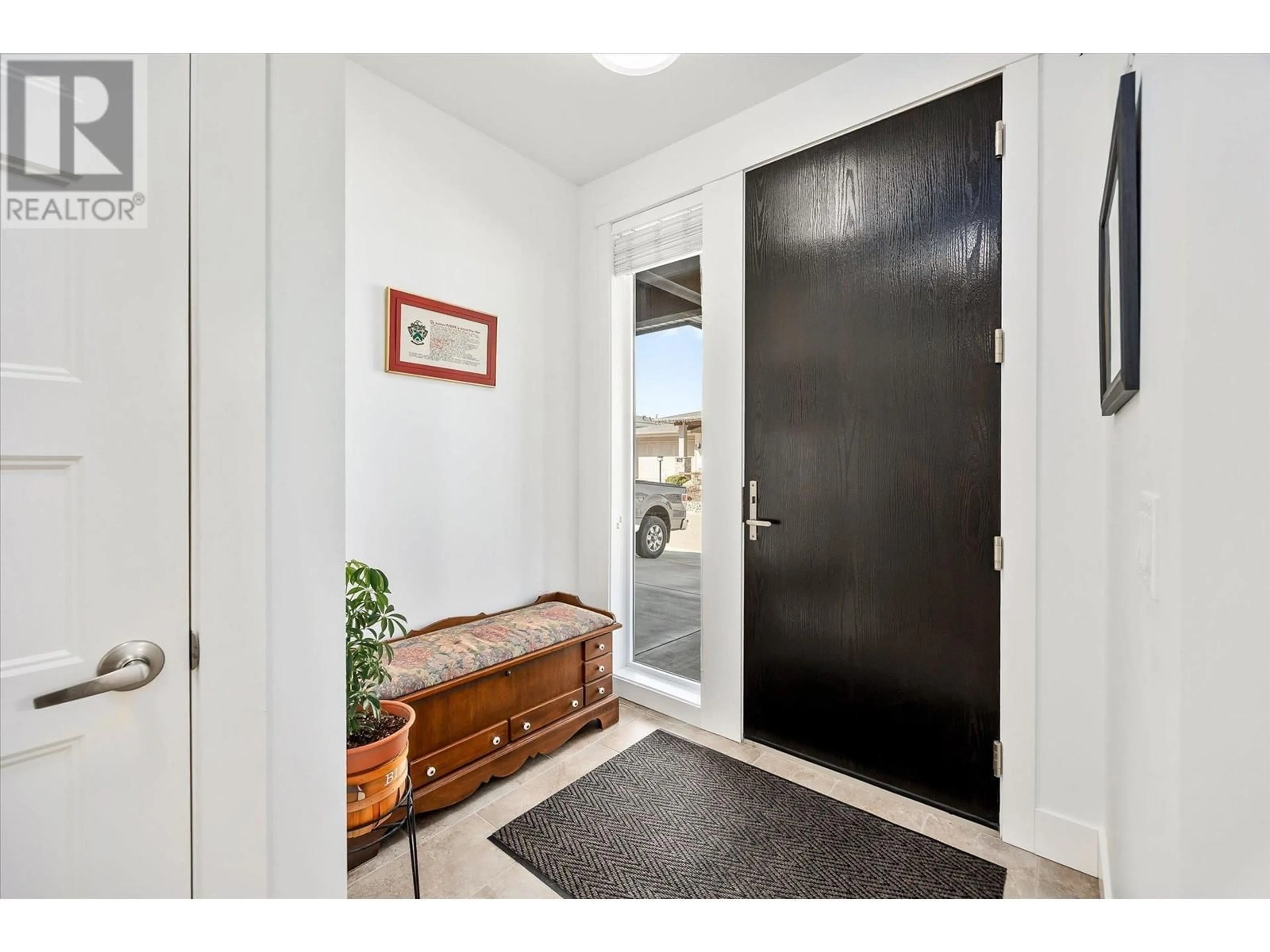 Indoor entryway for 1789 TOWER RANCH DRIVE, Kelowna British Columbia V1P1T2