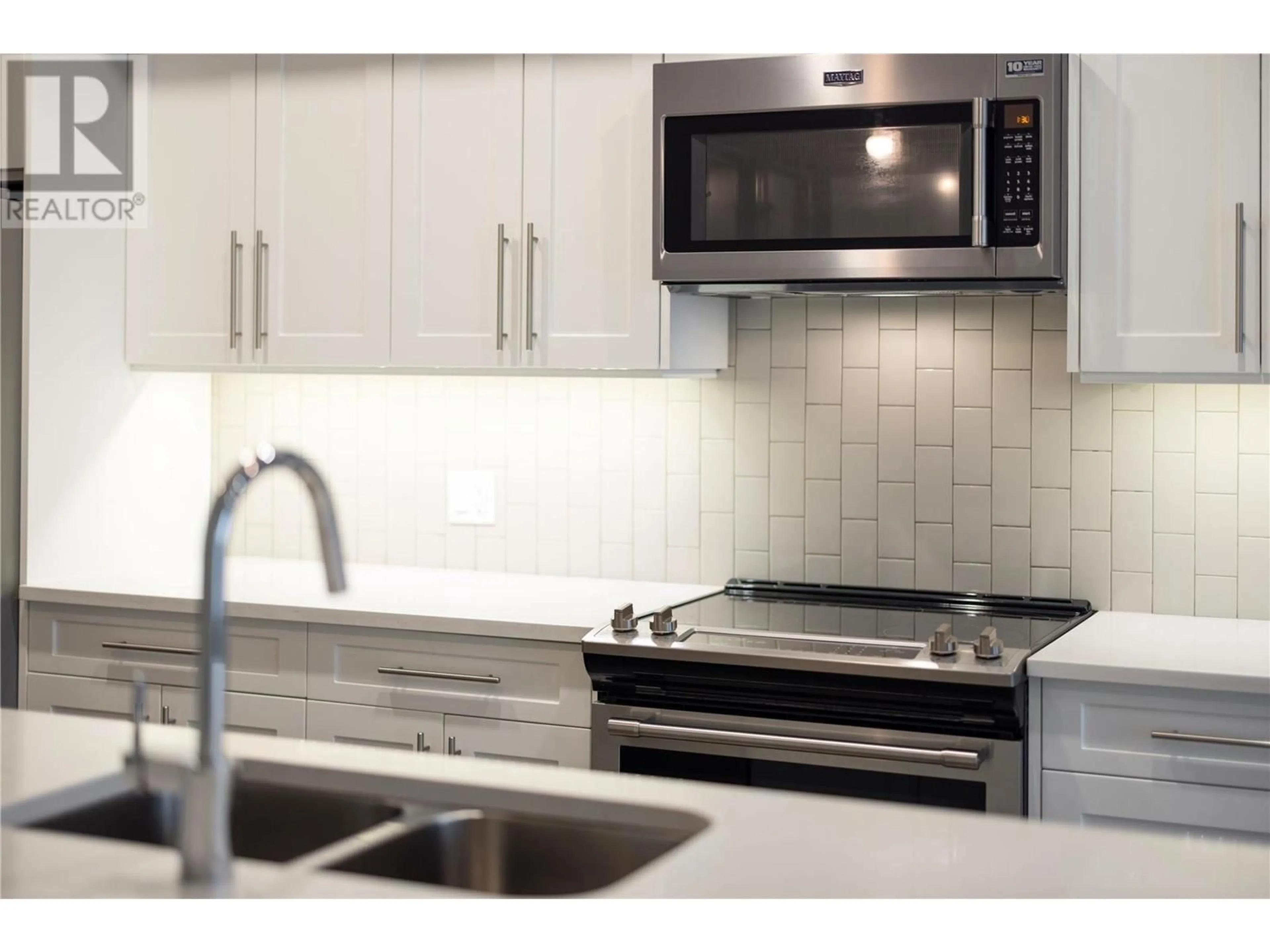 Standard kitchen, unknown for 501 - 3638 MISSION SPRINGS DRIVE, Kelowna British Columbia V1W0B3