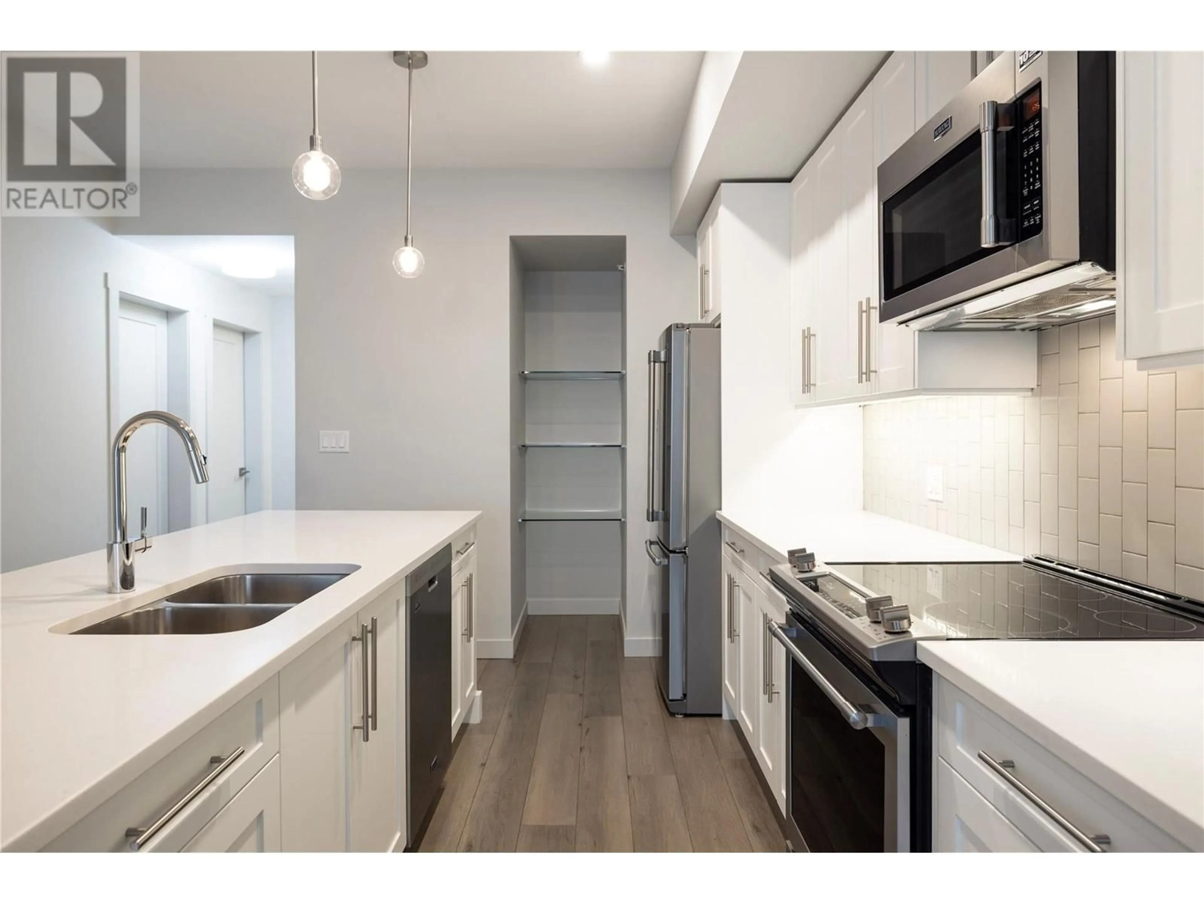 Standard kitchen, unknown for 501 - 3638 MISSION SPRINGS DRIVE, Kelowna British Columbia V1W0B3