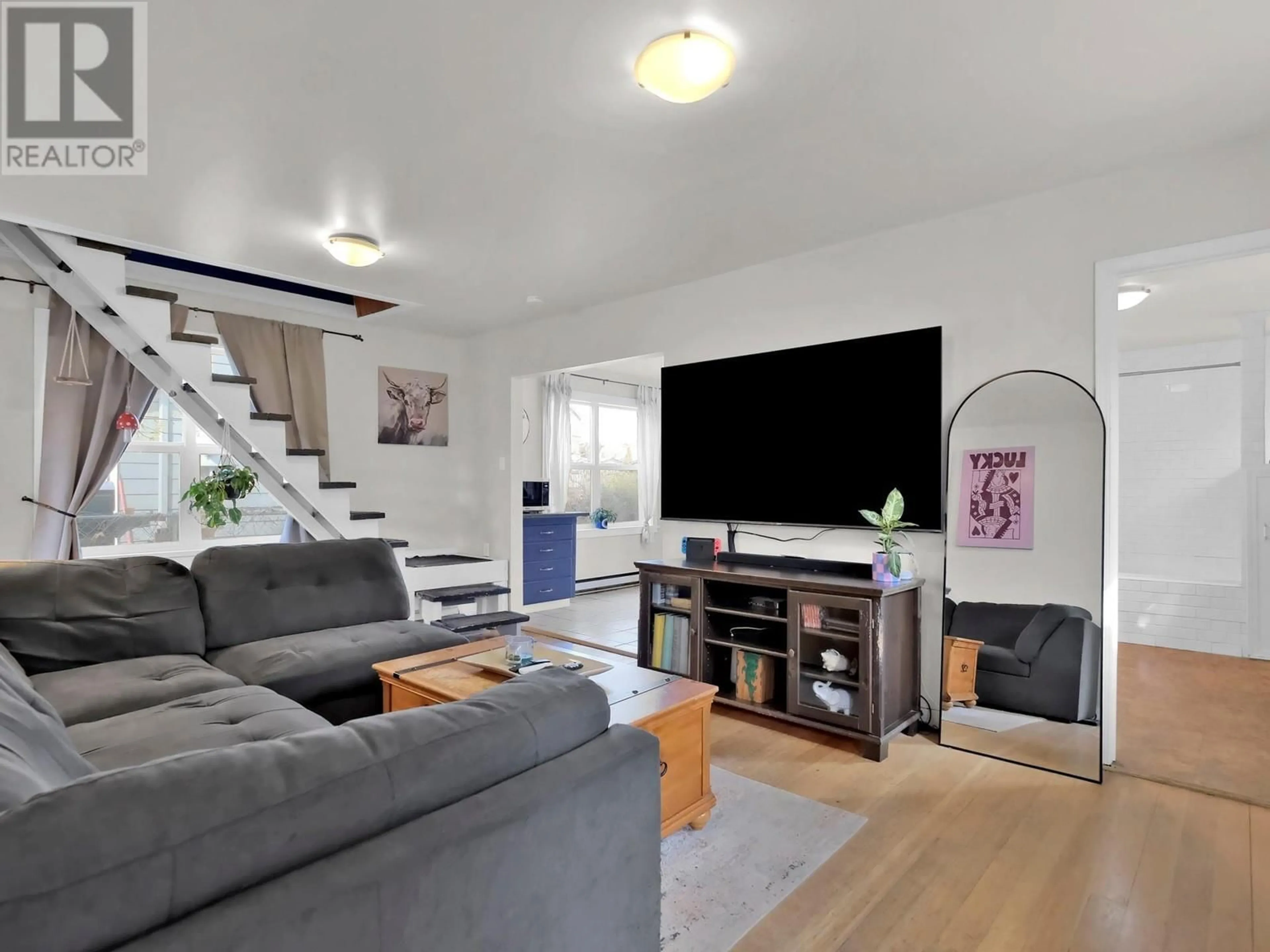 Living room with furniture, unknown for 1455 GRAHAM STREET, Kelowna British Columbia V1Y3A9