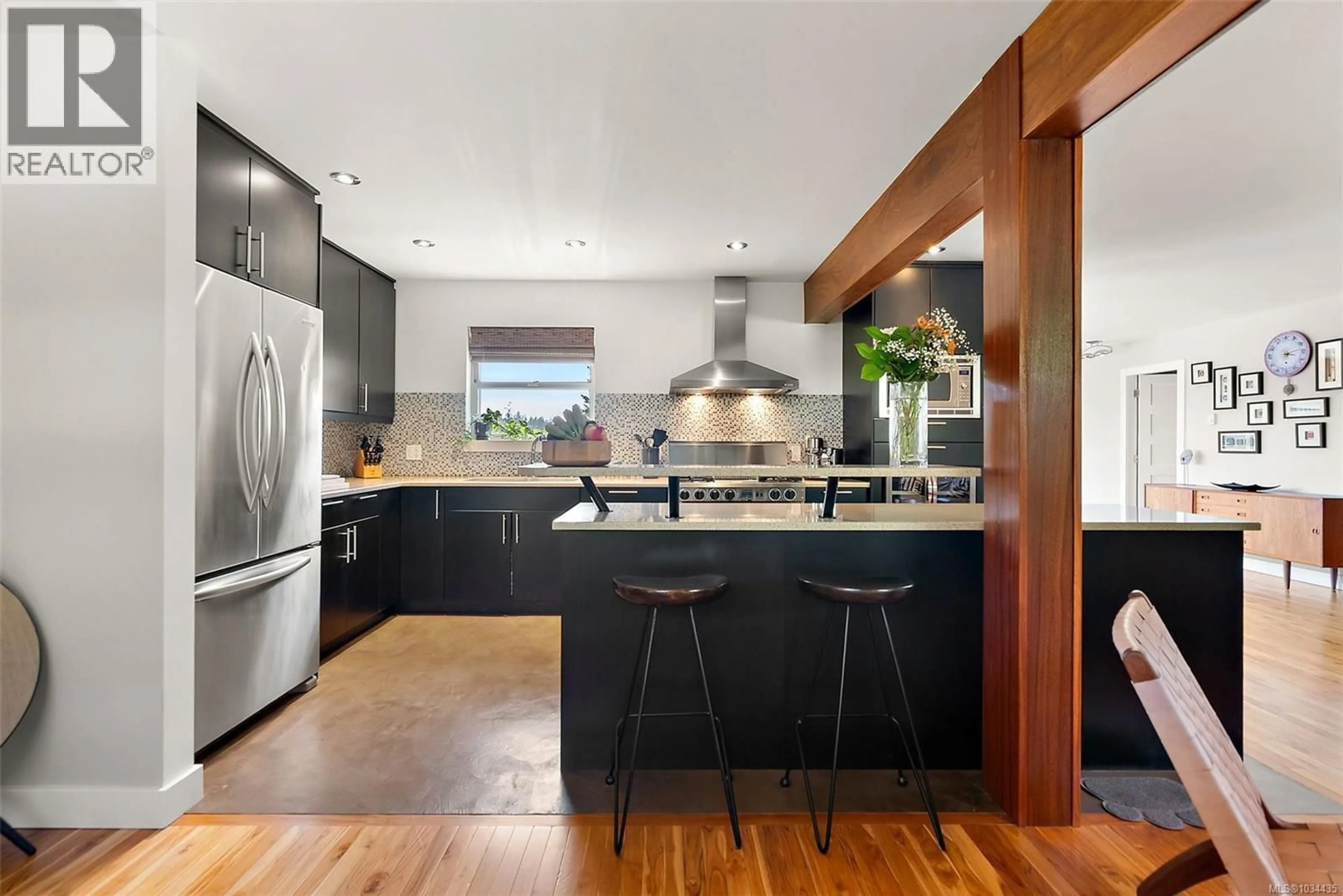 Contemporary kitchen, unknown for 3564 SUNHEIGHTS DRIVE, Colwood British Columbia V9C3T1