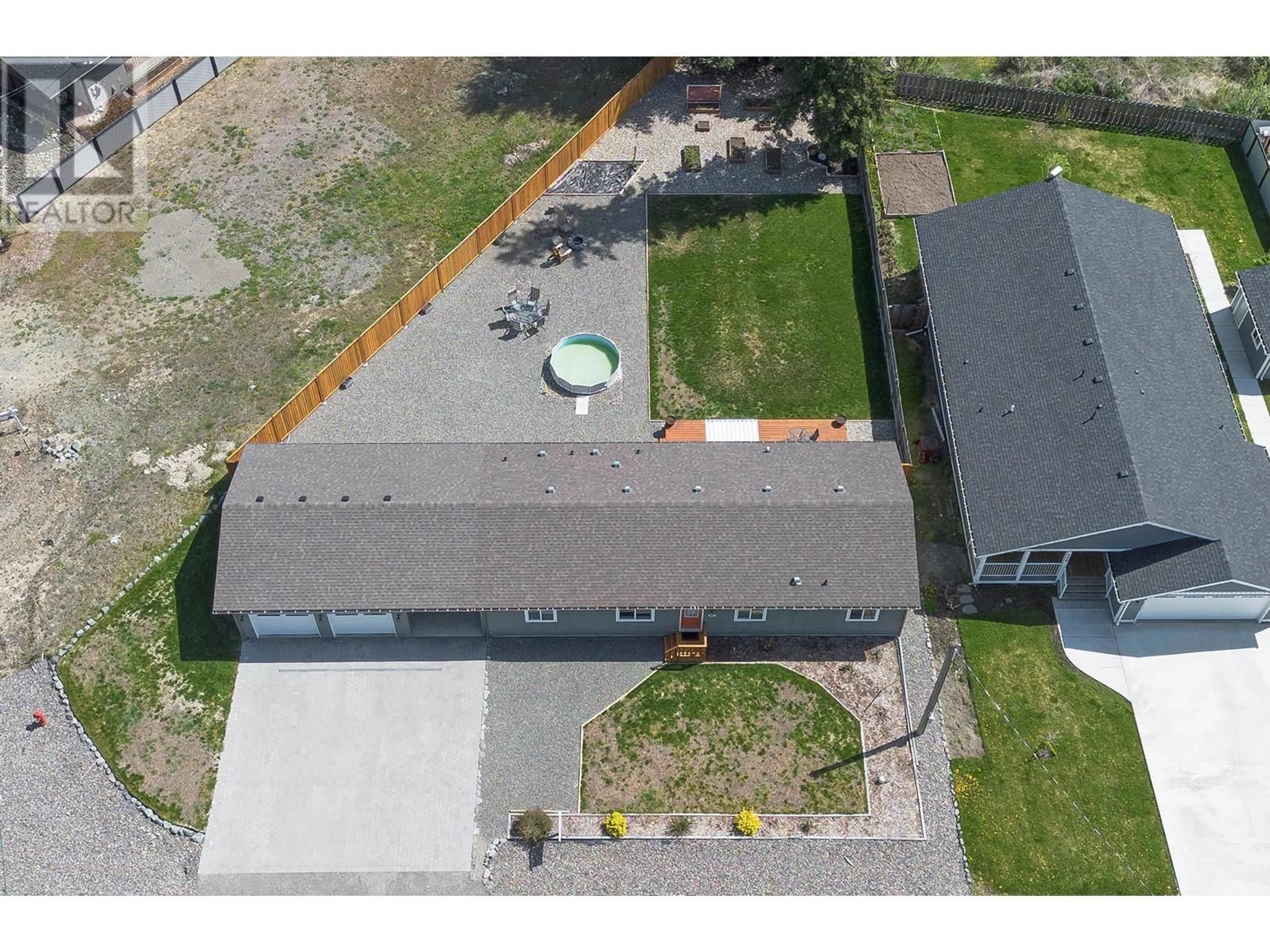 A pic from outside/outdoor area/front of a property/back of a property/a pic from drone, building for 440 SISKA DRIVE, Barriere British Columbia V0E1E0