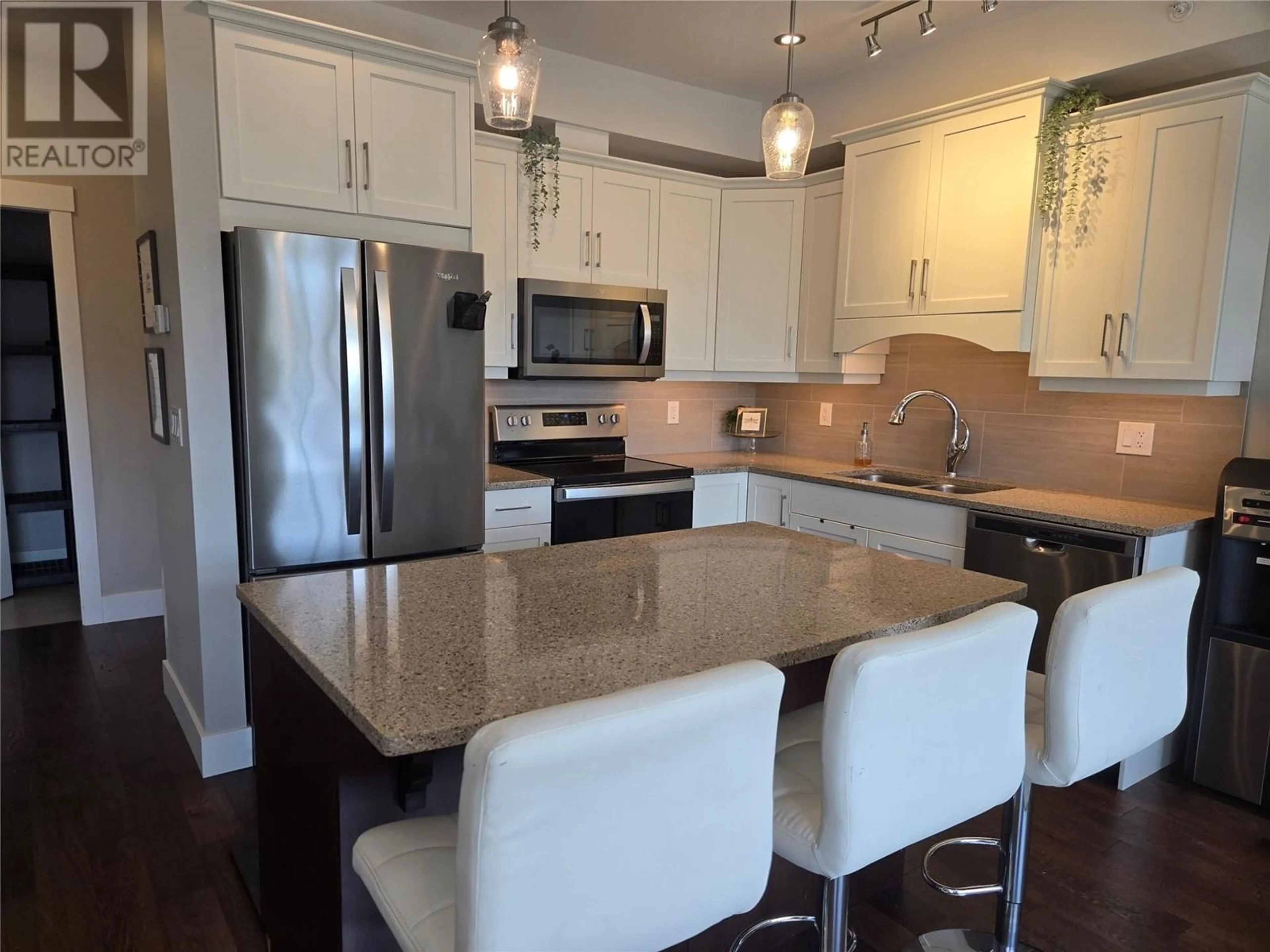 Open concept kitchen, unknown for 402 - 1165 SUTHERLAND AVENUE, Kelowna British Columbia V1Y5Y2