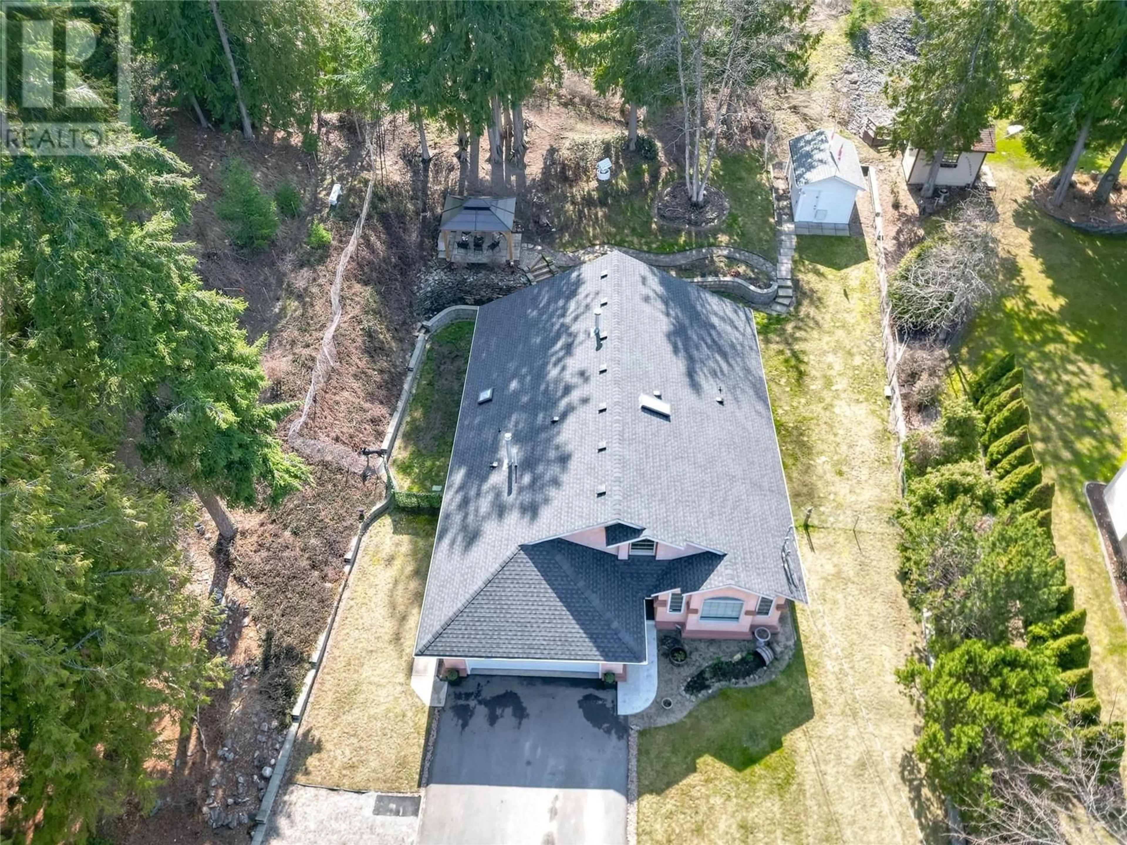 A pic from outside/outdoor area/front of a property/back of a property/a pic from drone, unknown for 2290 TA LANA TRAIL, Sorrento British Columbia V0E2W2