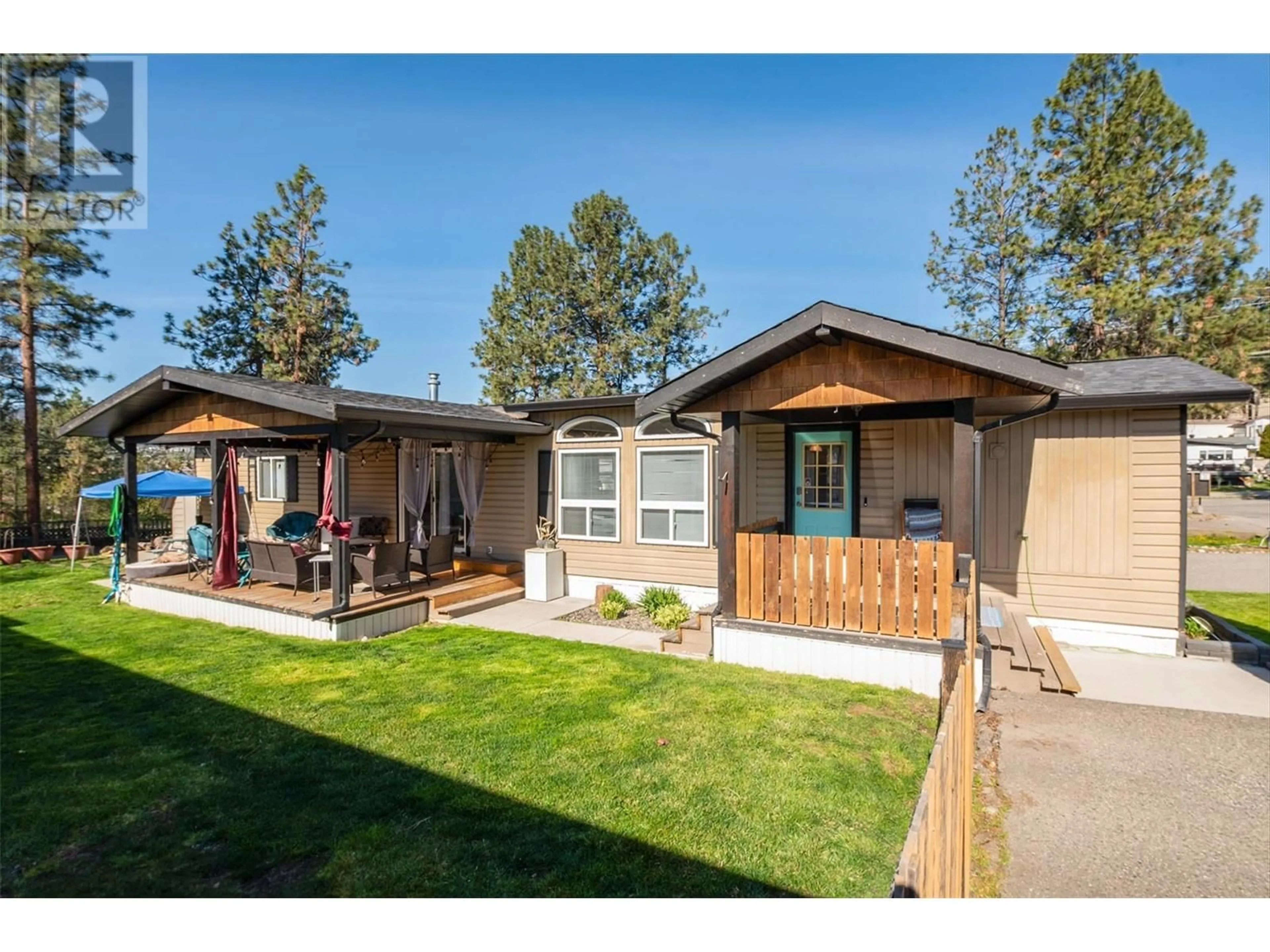 Home with vinyl exterior material, unknown for 2 - 3225 SHANNON LAKE ROAD, West Kelowna British Columbia V4T2E2
