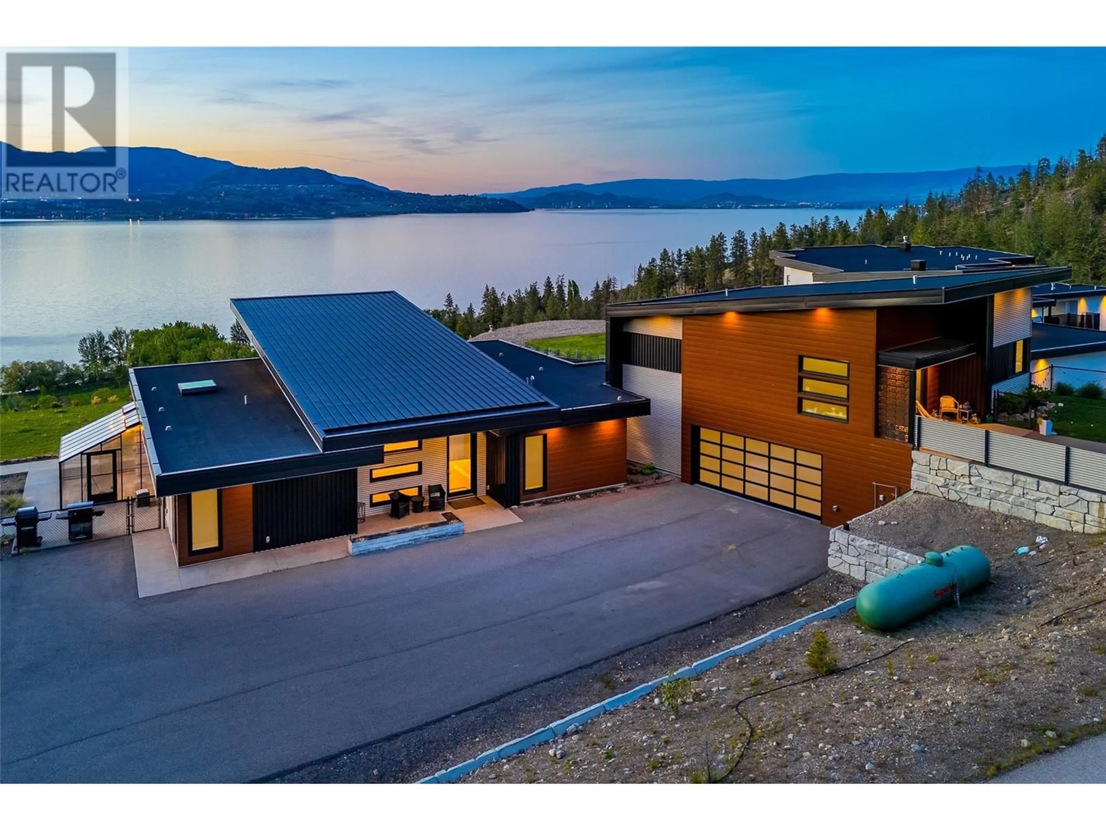 Unknown for 6101 LAKESHORE ROAD, Kelowna British Columbia V1W4J5