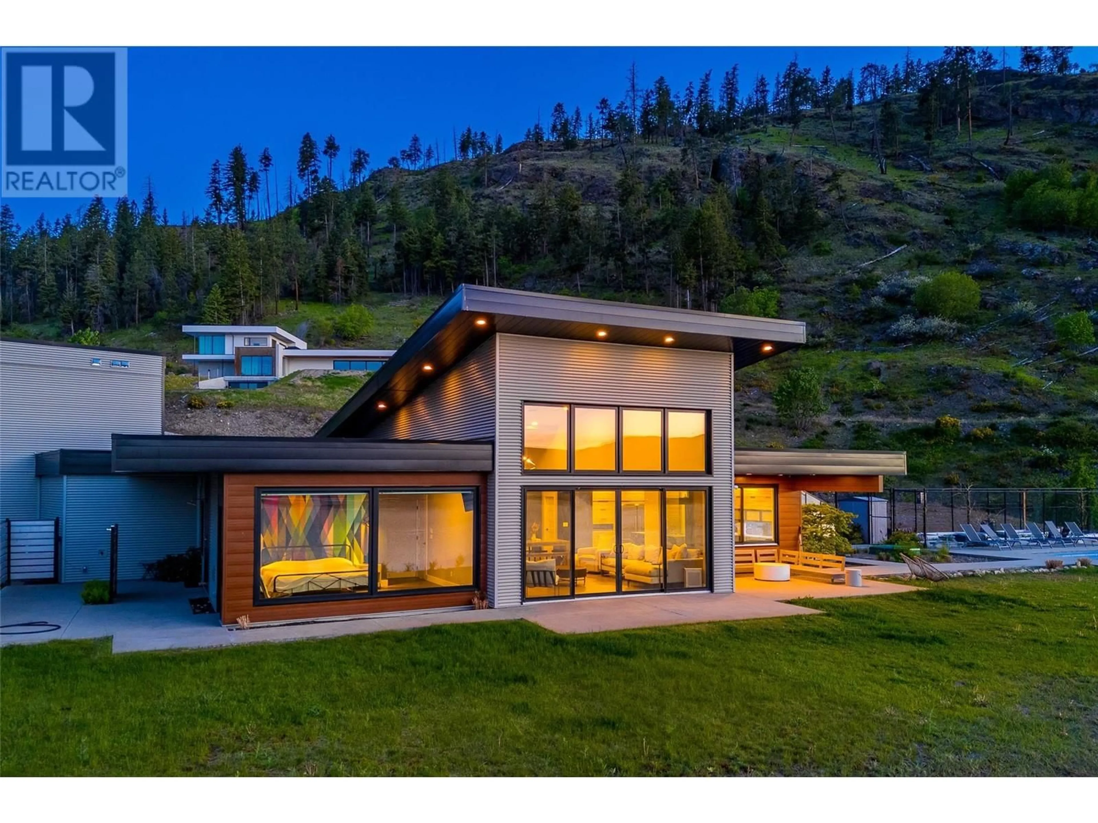 Unknown for 6101 LAKESHORE ROAD, Kelowna British Columbia V1W4J5