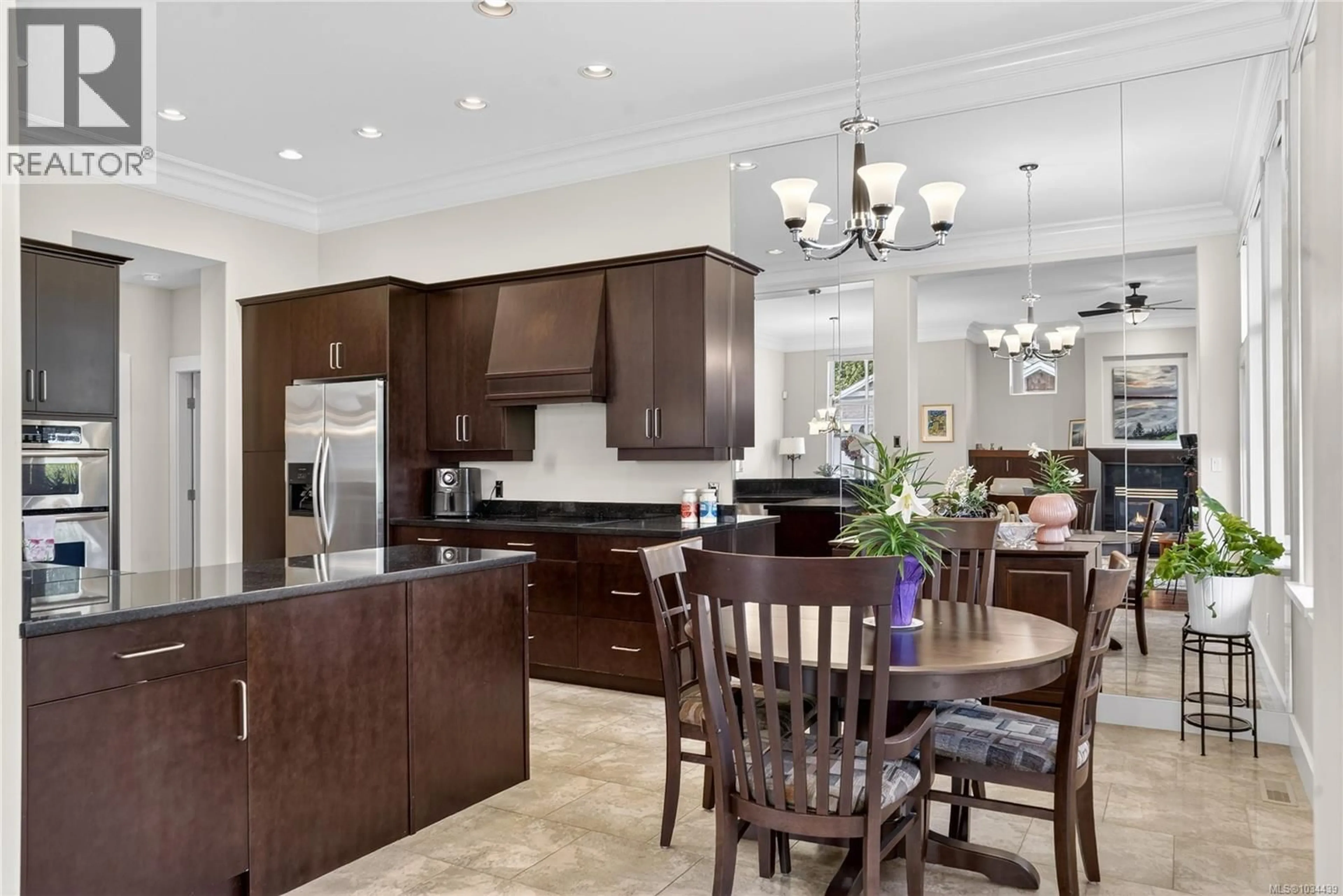 Open concept kitchen, ceramic/tile floor for 1415 MADEIRA AVENUE, Parksville British Columbia V9P2Y6