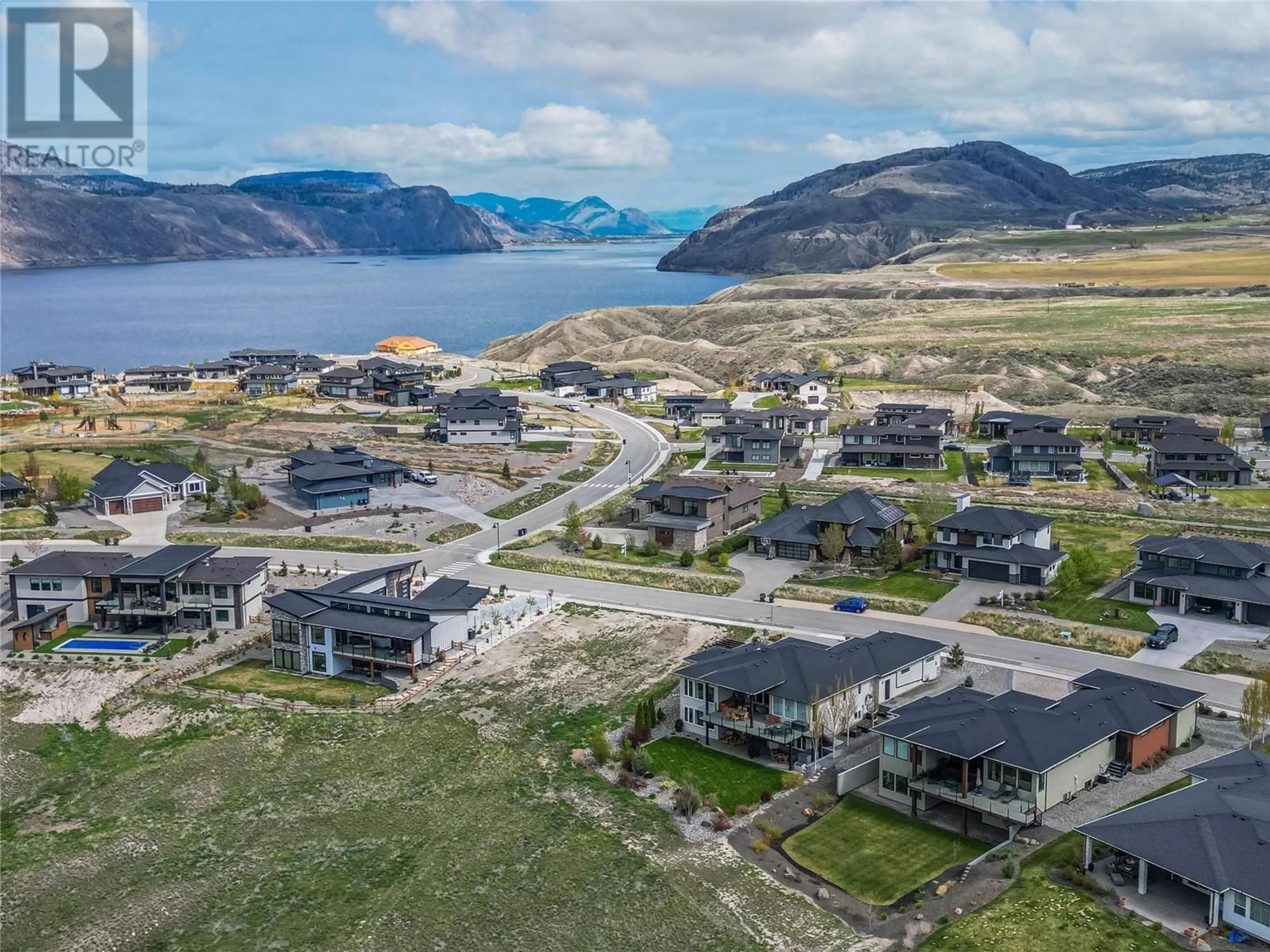 A pic from outside/outdoor area/front of a property/back of a property/a pic from drone, water/lake/river/ocean view for 204 RUE CHEVAL NOIR OTHER, Kamloops British Columbia V1S0B3
