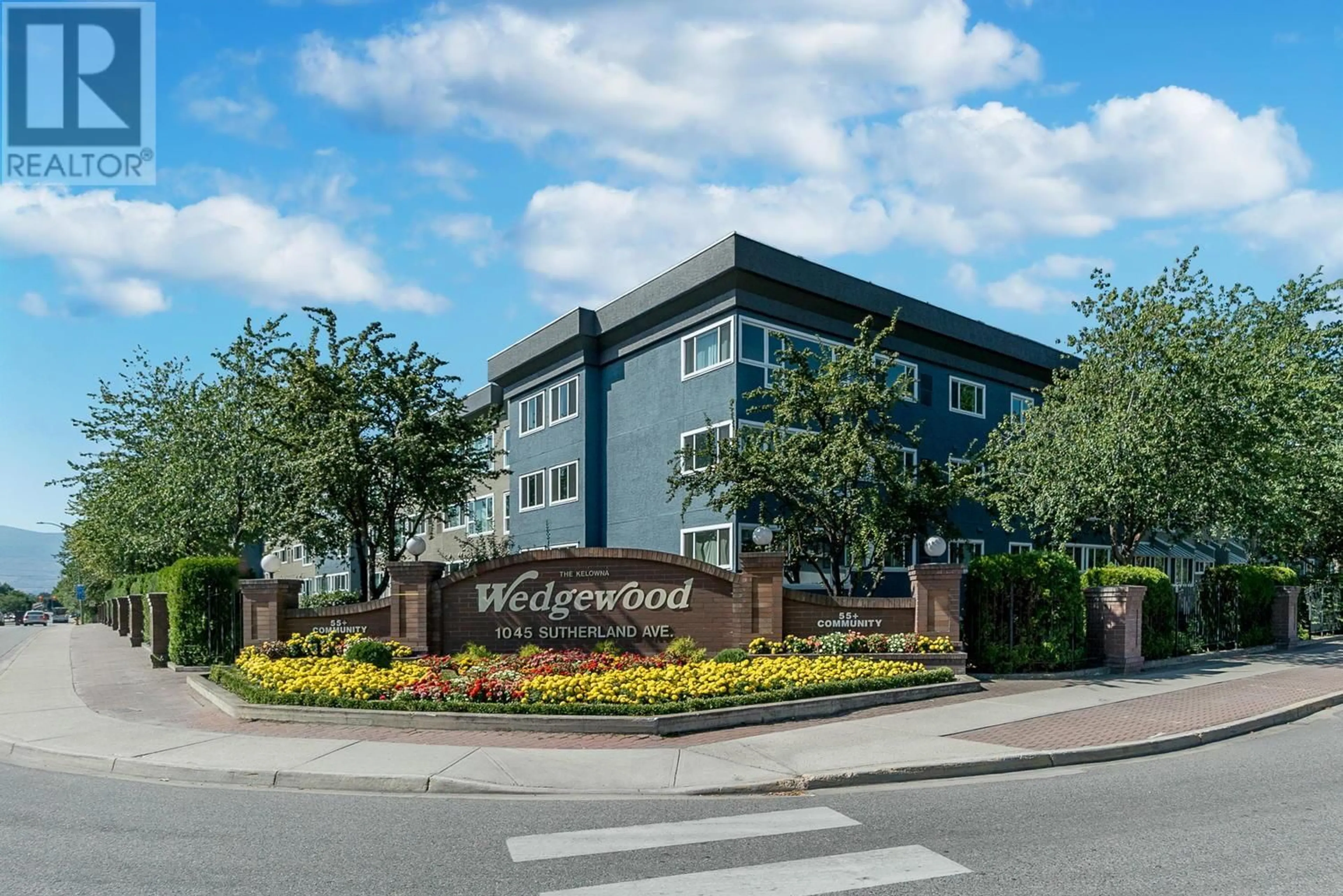 Indoor foyer for 363 - 1045 SUTHERLAND AVENUE, Kelowna British Columbia V1Y5Y1