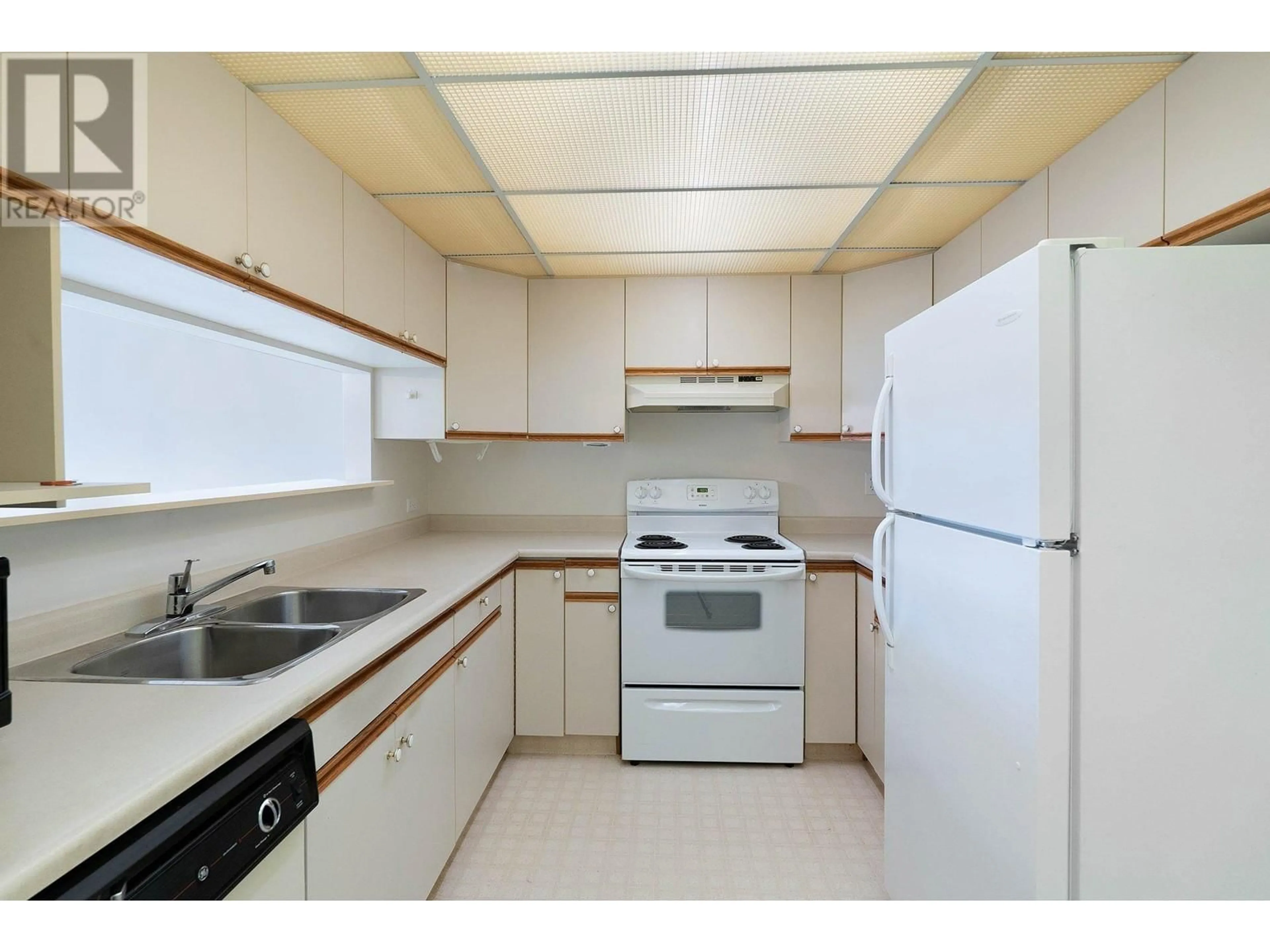 Standard kitchen, unknown for 363 - 1045 SUTHERLAND AVENUE, Kelowna British Columbia V1Y5Y1