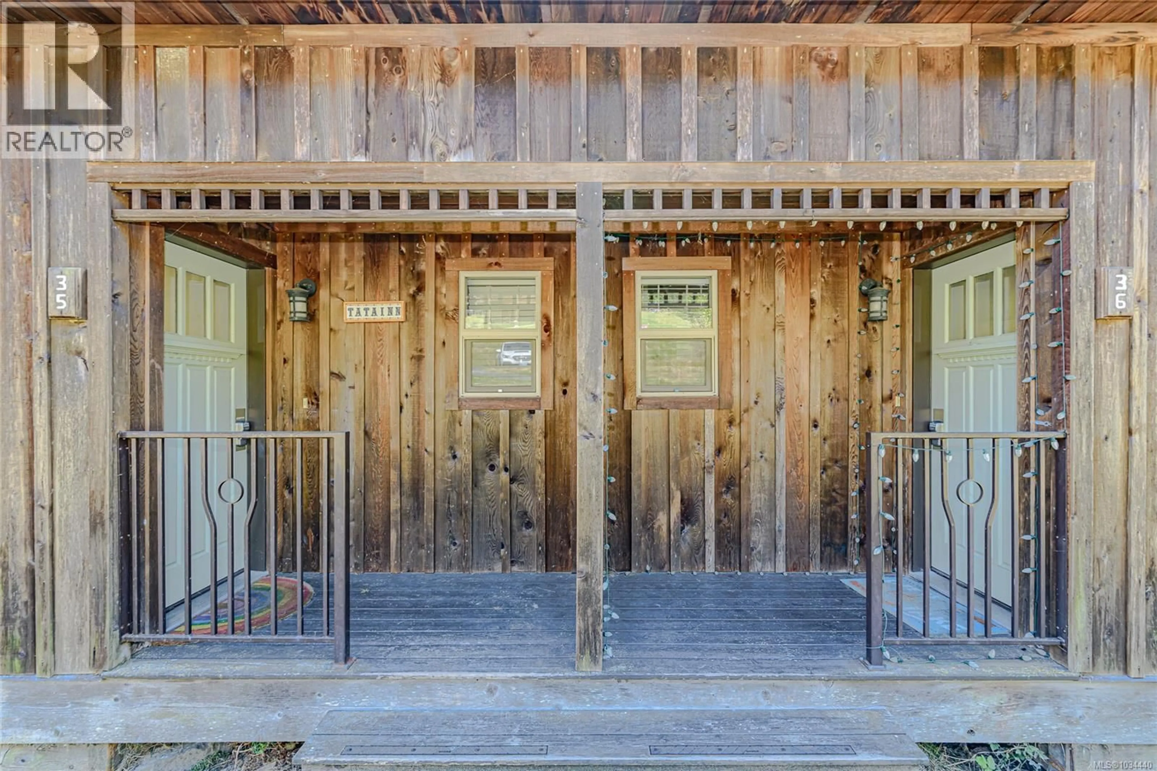 Indoor entryway for 36 - 315 ROBINSON ROAD, Salt Spring British Columbia V8K1P7