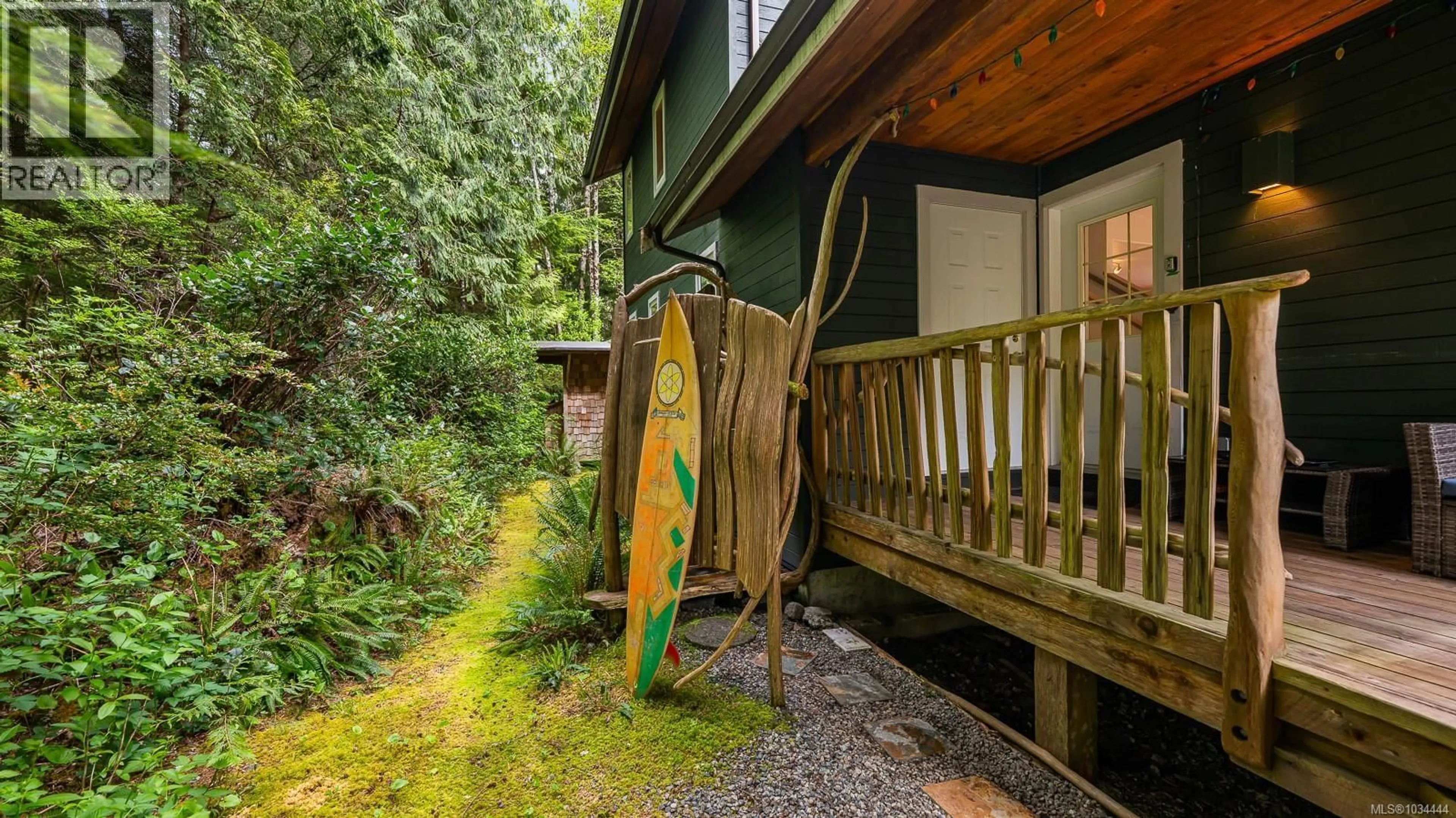 Patio, street for 1278 LYNN ROAD, Tofino British Columbia V0R2Z0
