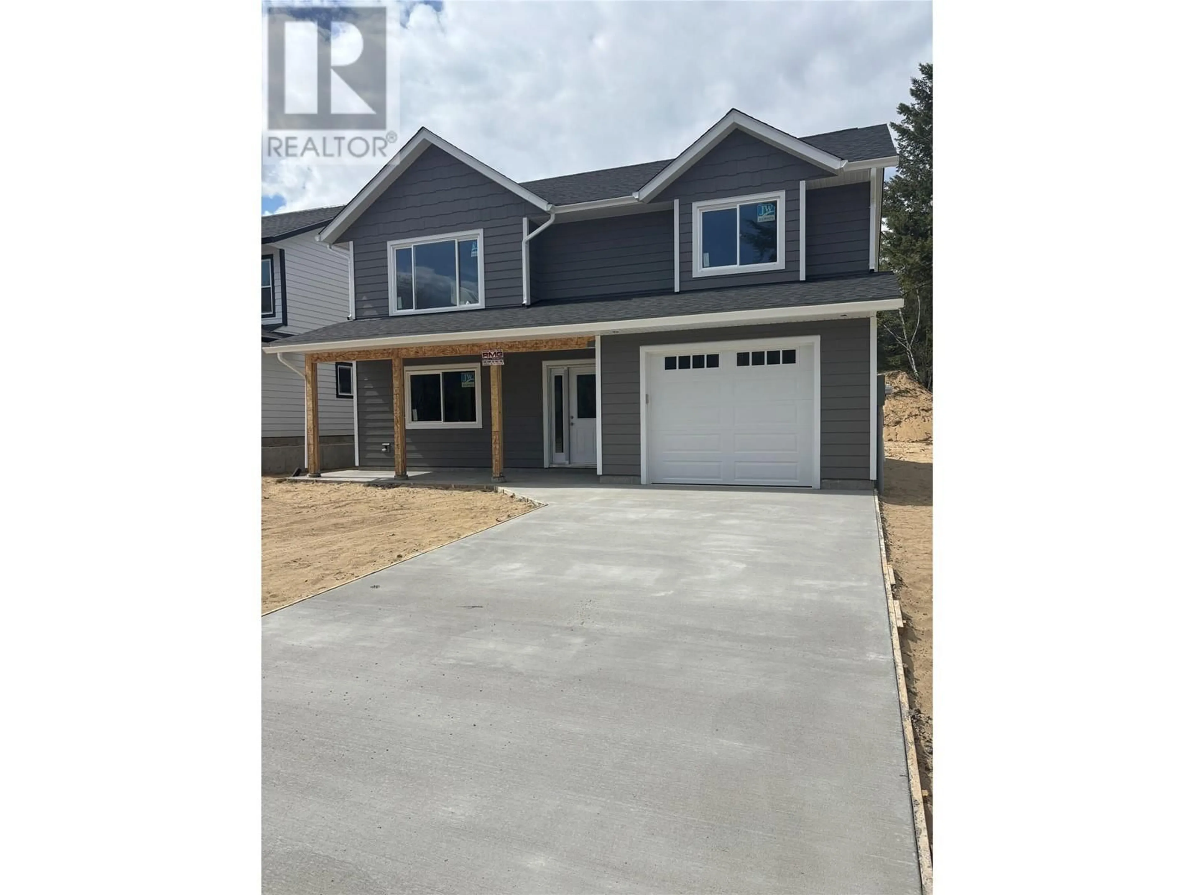 Home with vinyl exterior material, street for 3708 TOBA ROAD, Castlegar British Columbia V1N4Y3