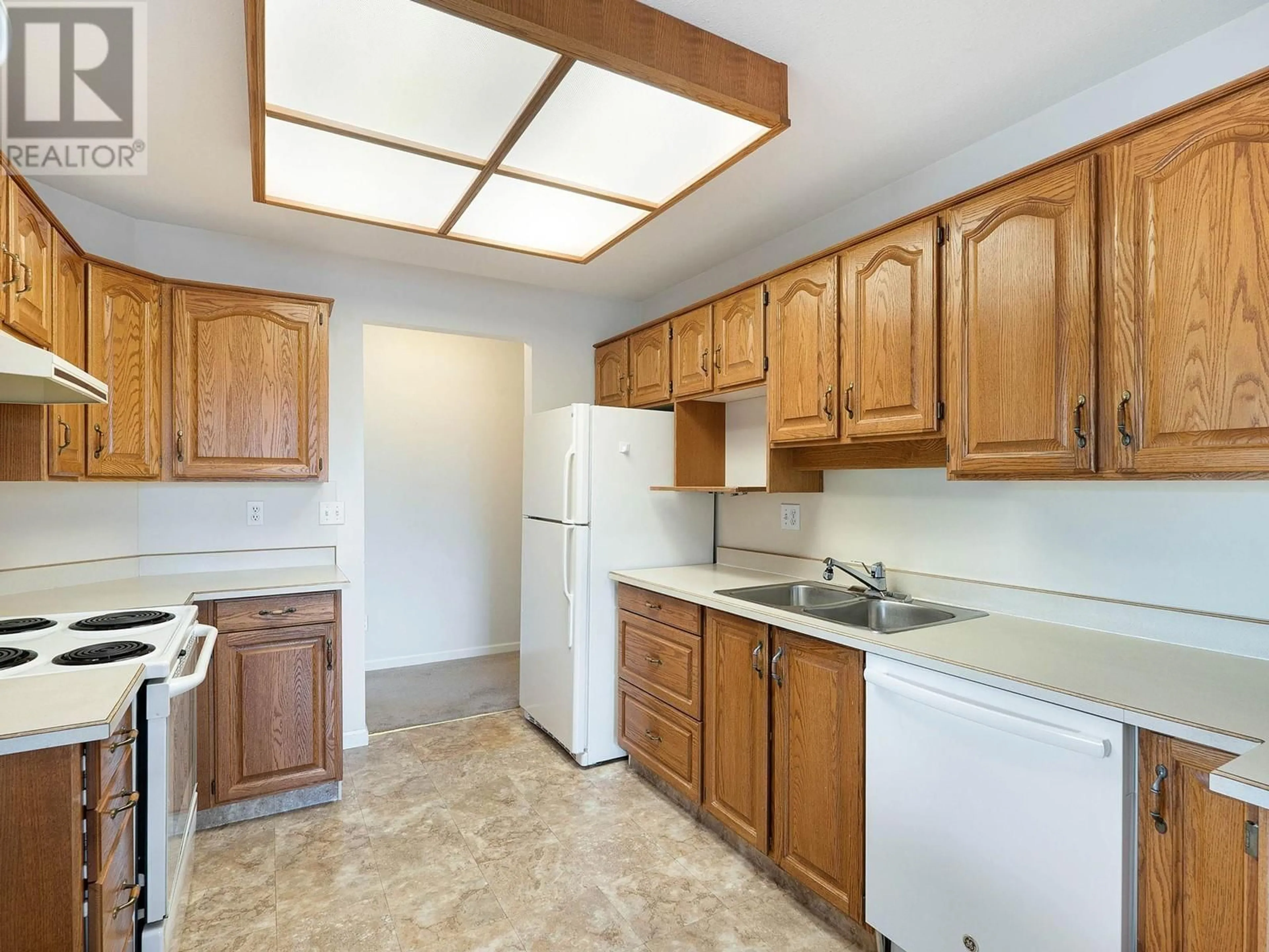 Standard kitchen, unknown for 209 - 945 LAWRENCE AVENUE, Kelowna British Columbia V1Y6M3
