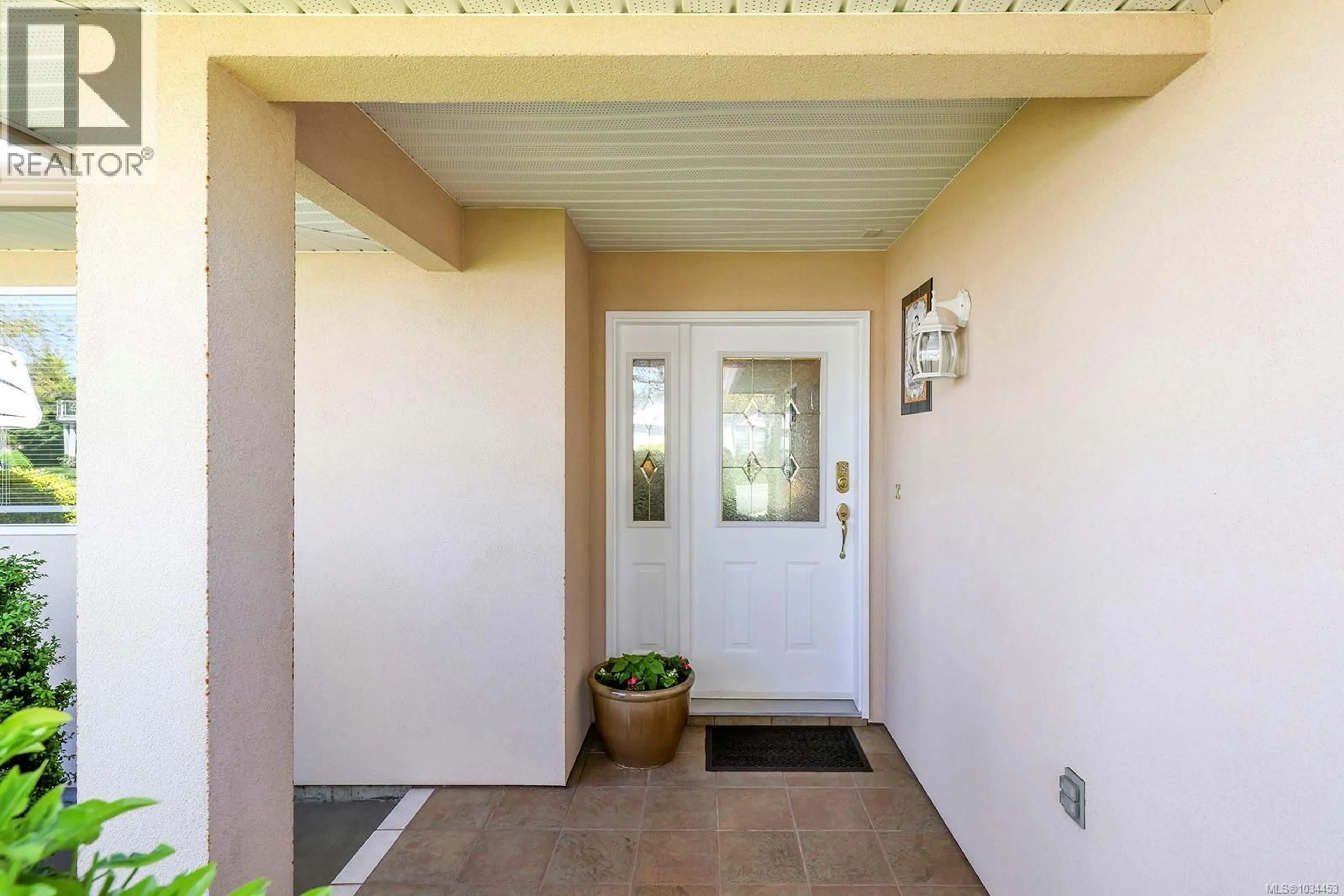 Indoor entryway for 924 MALAHAT DRIVE, Courtenay British Columbia V9N9E3
