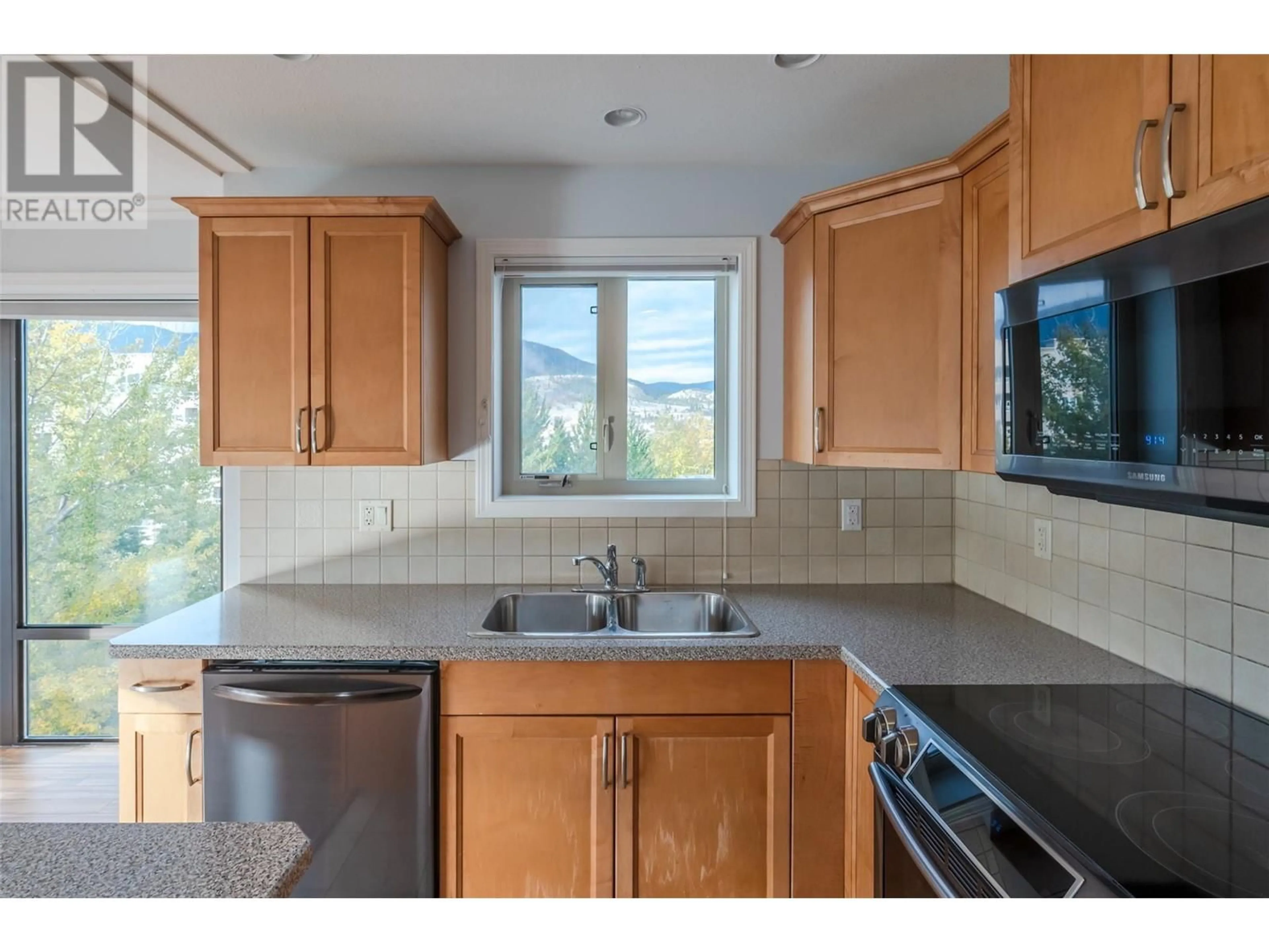 Standard kitchen, unknown for 605 - 2125 ATKINSON STREET, Penticton British Columbia V2A9E6