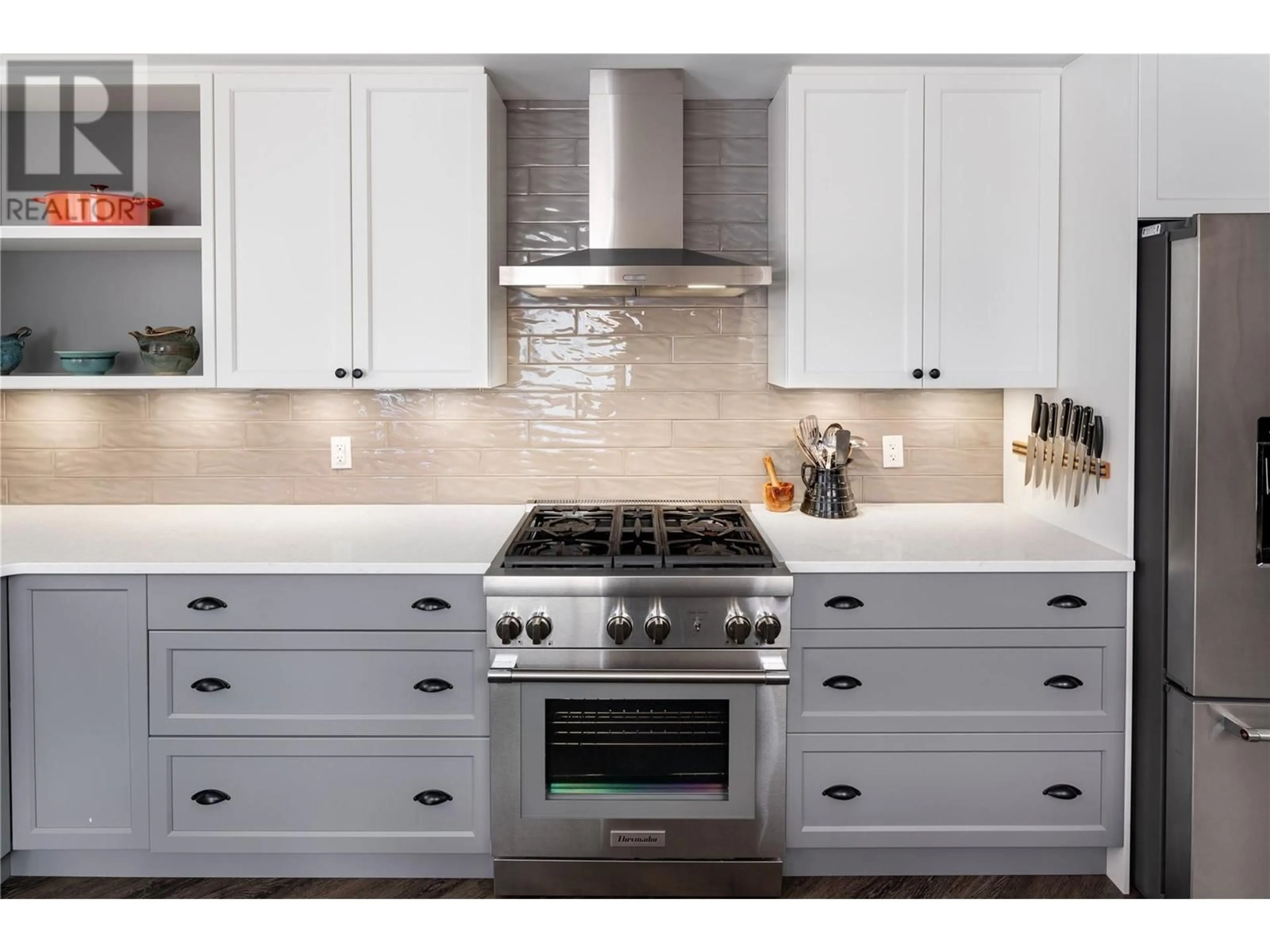 Contemporary kitchen, ceramic/tile floor for 501 - 529 TRUSWELL ROAD, Kelowna British Columbia V1W3K7