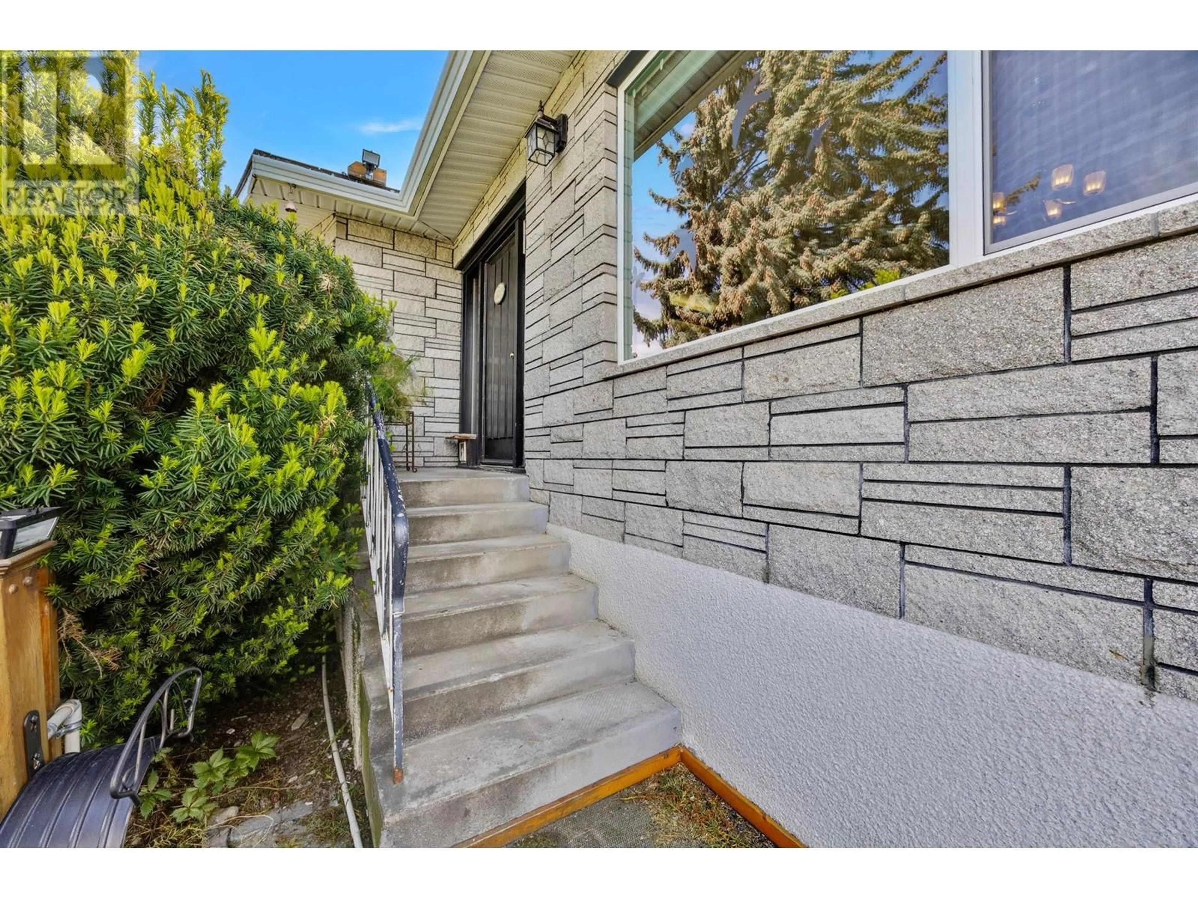 Unknown for 1231 LAWSON AVENUE, Kelowna British Columbia V1Y6V1