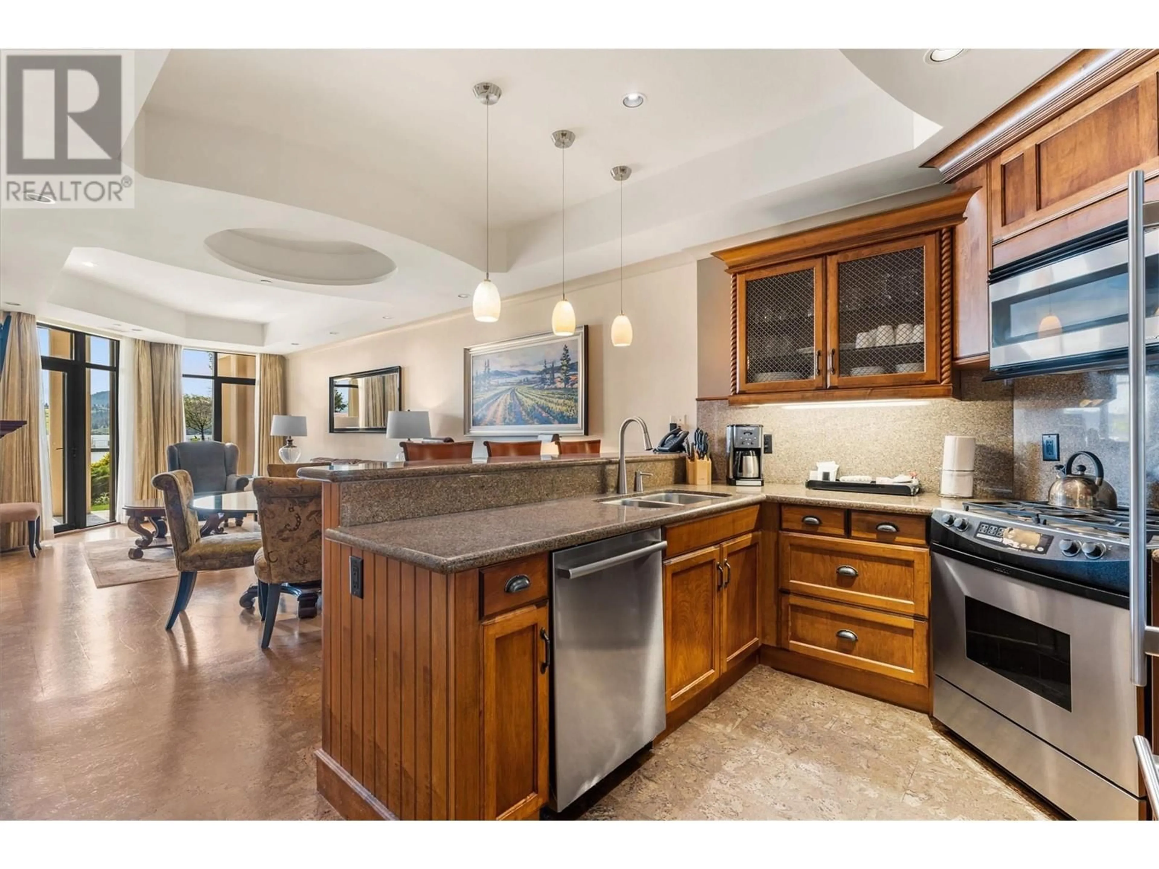 Open concept kitchen, ceramic/tile floor for 156 - 1288 WATER STREET, Kelowna British Columbia V1Y9P4