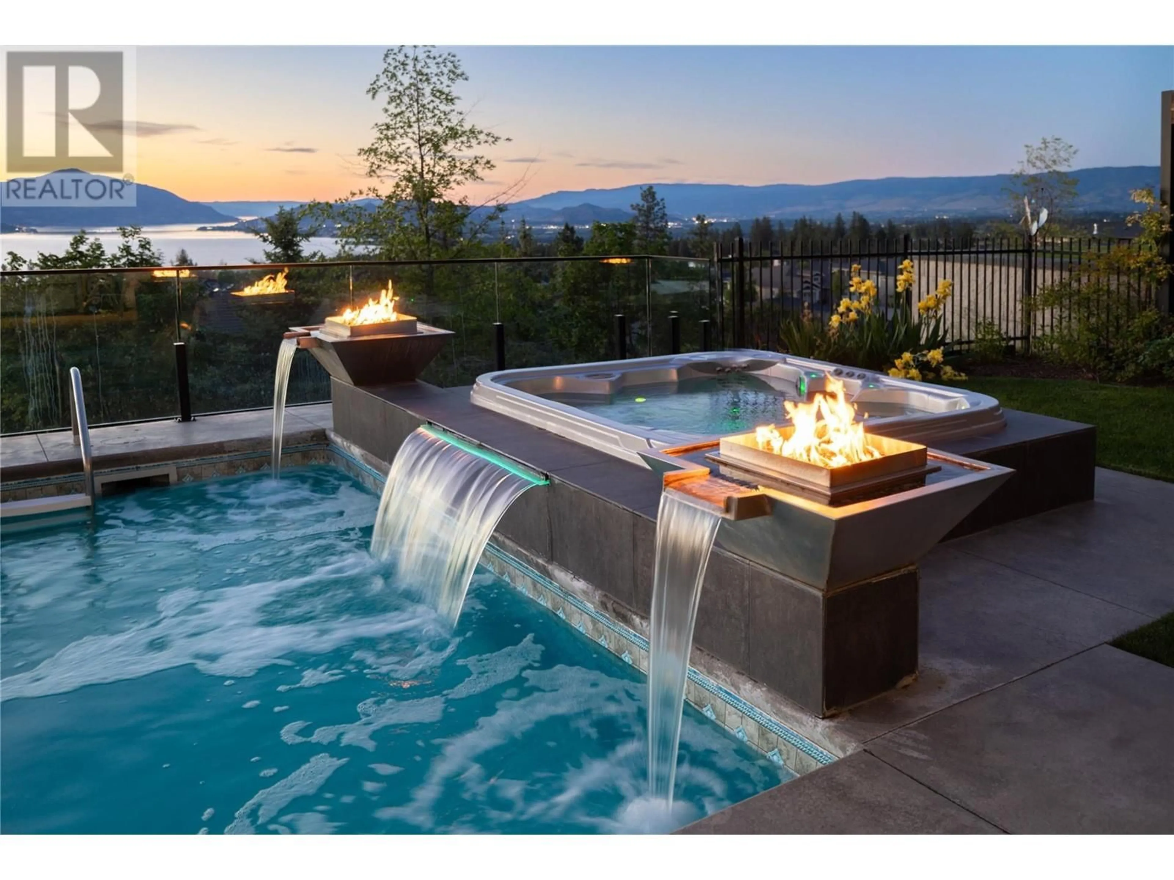 Pool for 447 SWAN DRIVE, Kelowna British Columbia V1W5L9