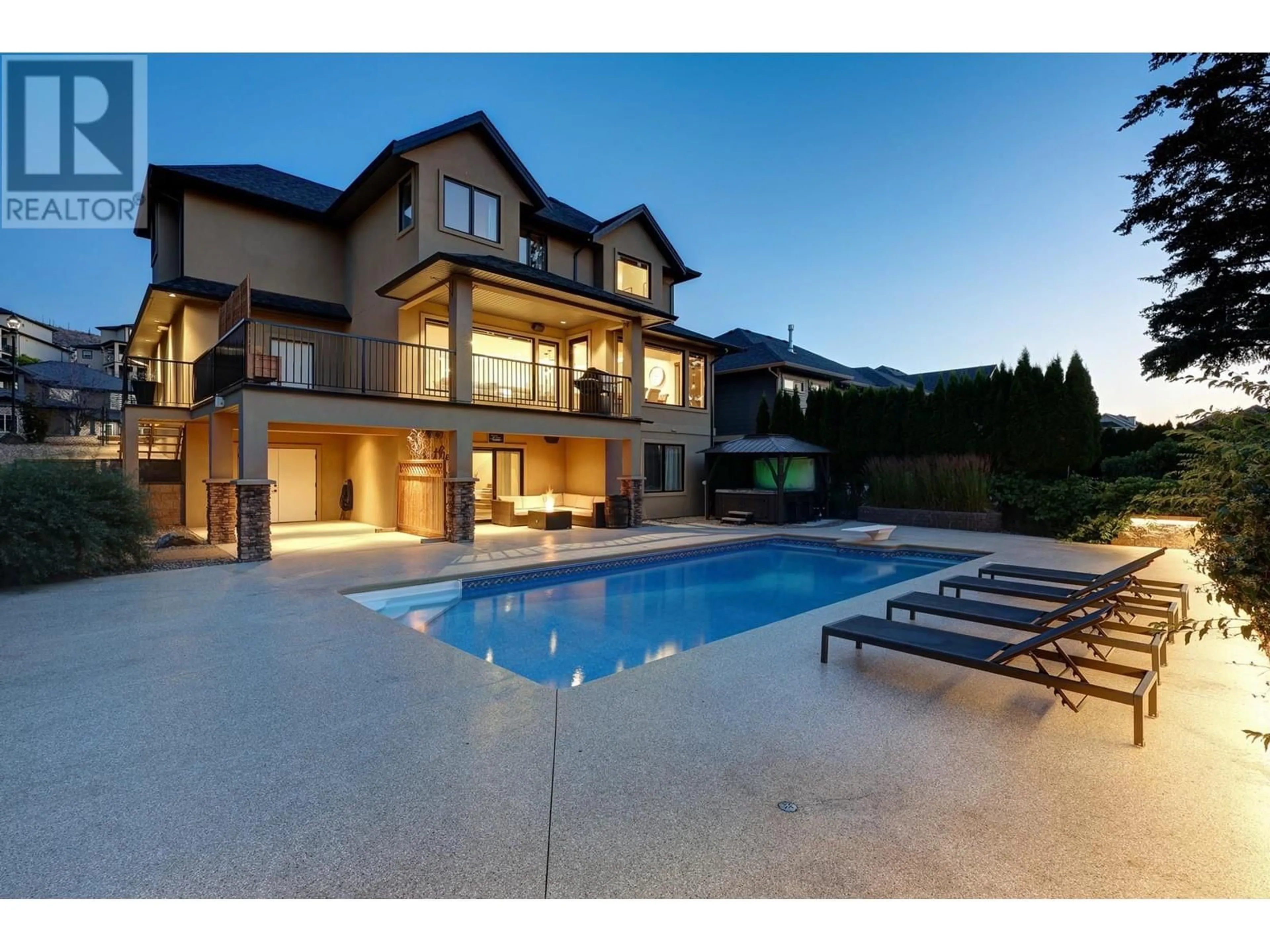 Pool for 444 CAVELL PLACE, Kelowna British Columbia V1W5A3