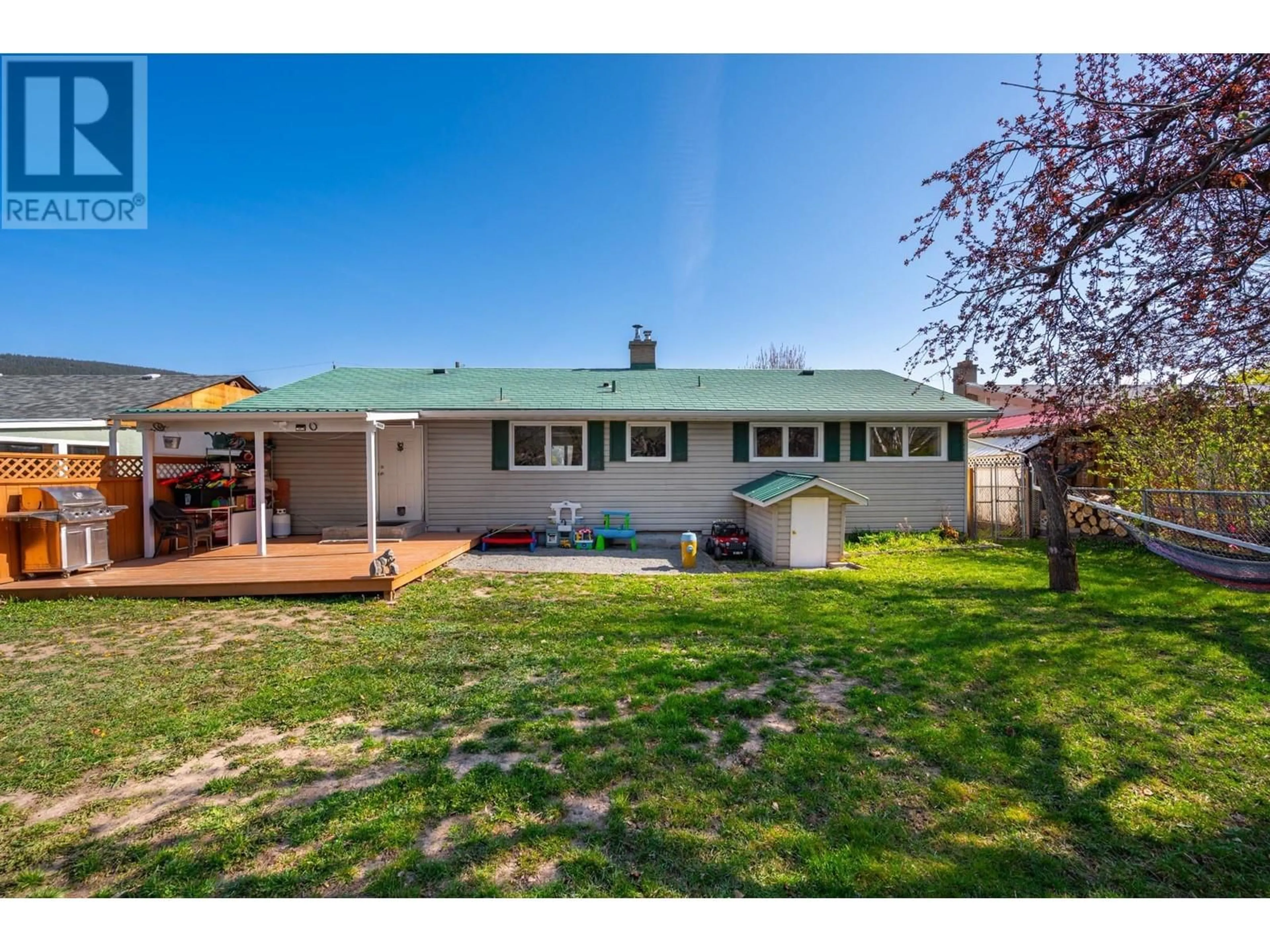 A pic from outside/outdoor area/front of a property/back of a property/a pic from drone, street for 1876 HAMILTON AVENUE, Merritt British Columbia V1K1B8