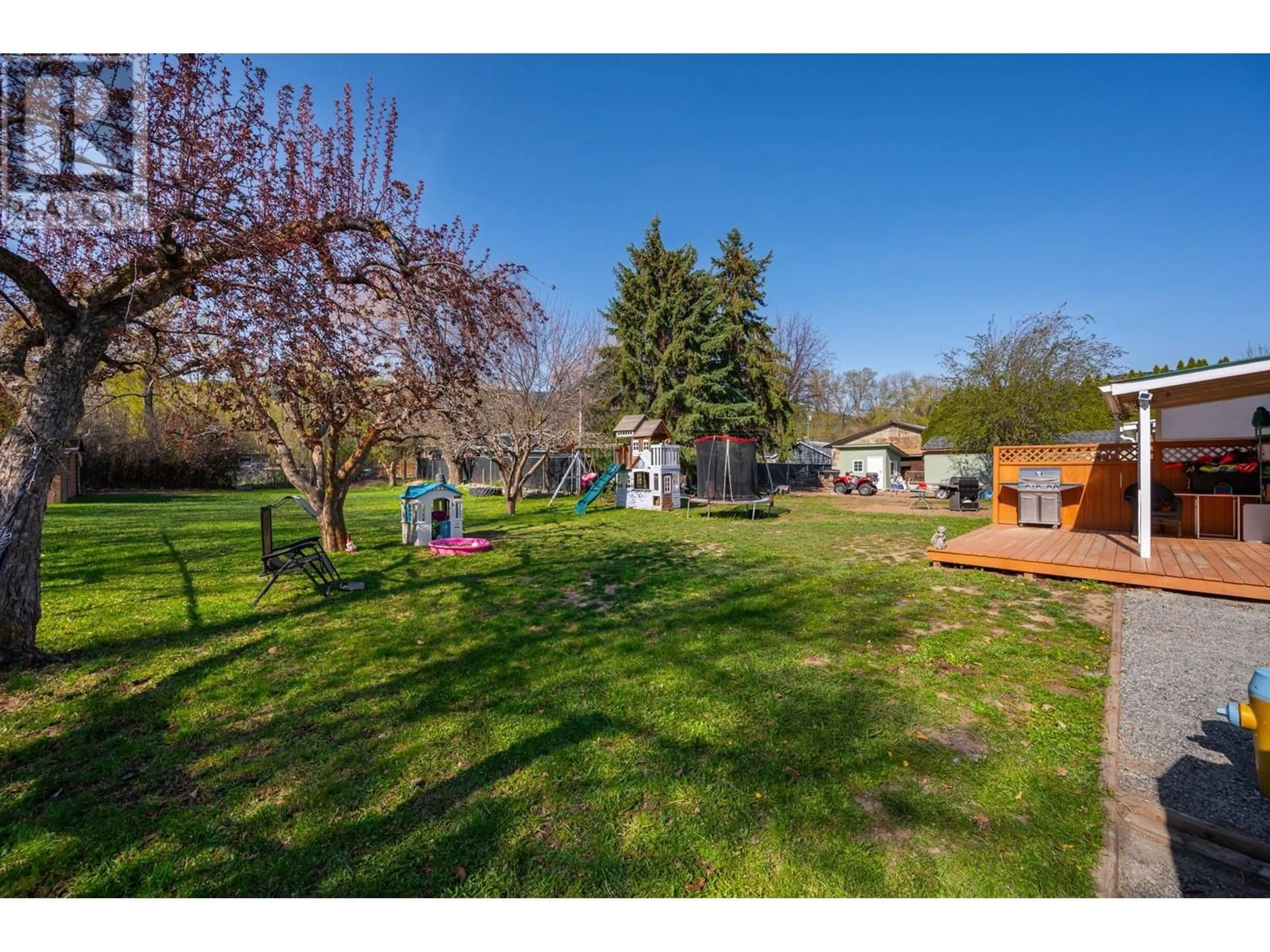 A pic from outside/outdoor area/front of a property/back of a property/a pic from drone, unknown for 1876 HAMILTON AVENUE, Merritt British Columbia V1K1B8