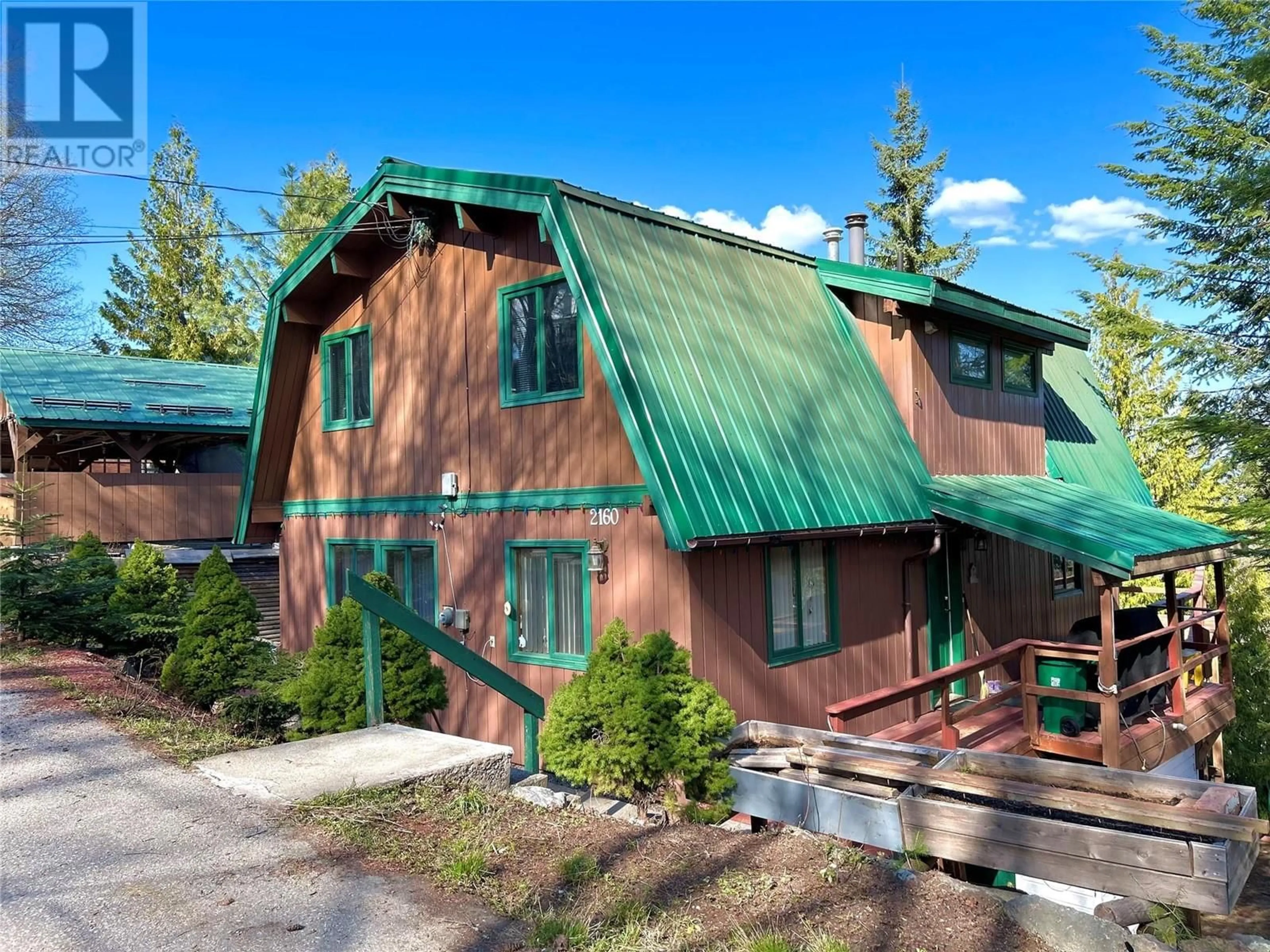 A pic from outside/outdoor area/front of a property/back of a property/a pic from drone, unknown for 2160 LOWER GEORGIA STREET, Rossland British Columbia V0G1Y0
